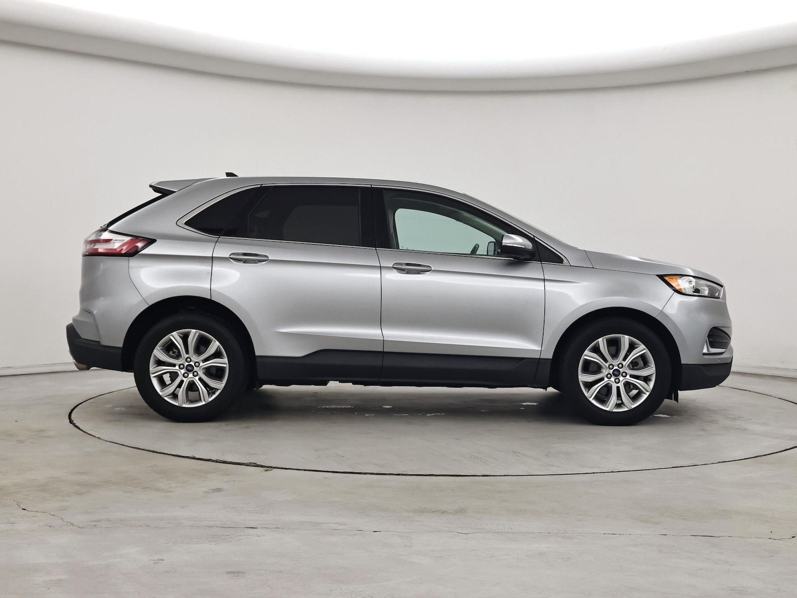 2021 Ford Edge Titanium - Photo 8