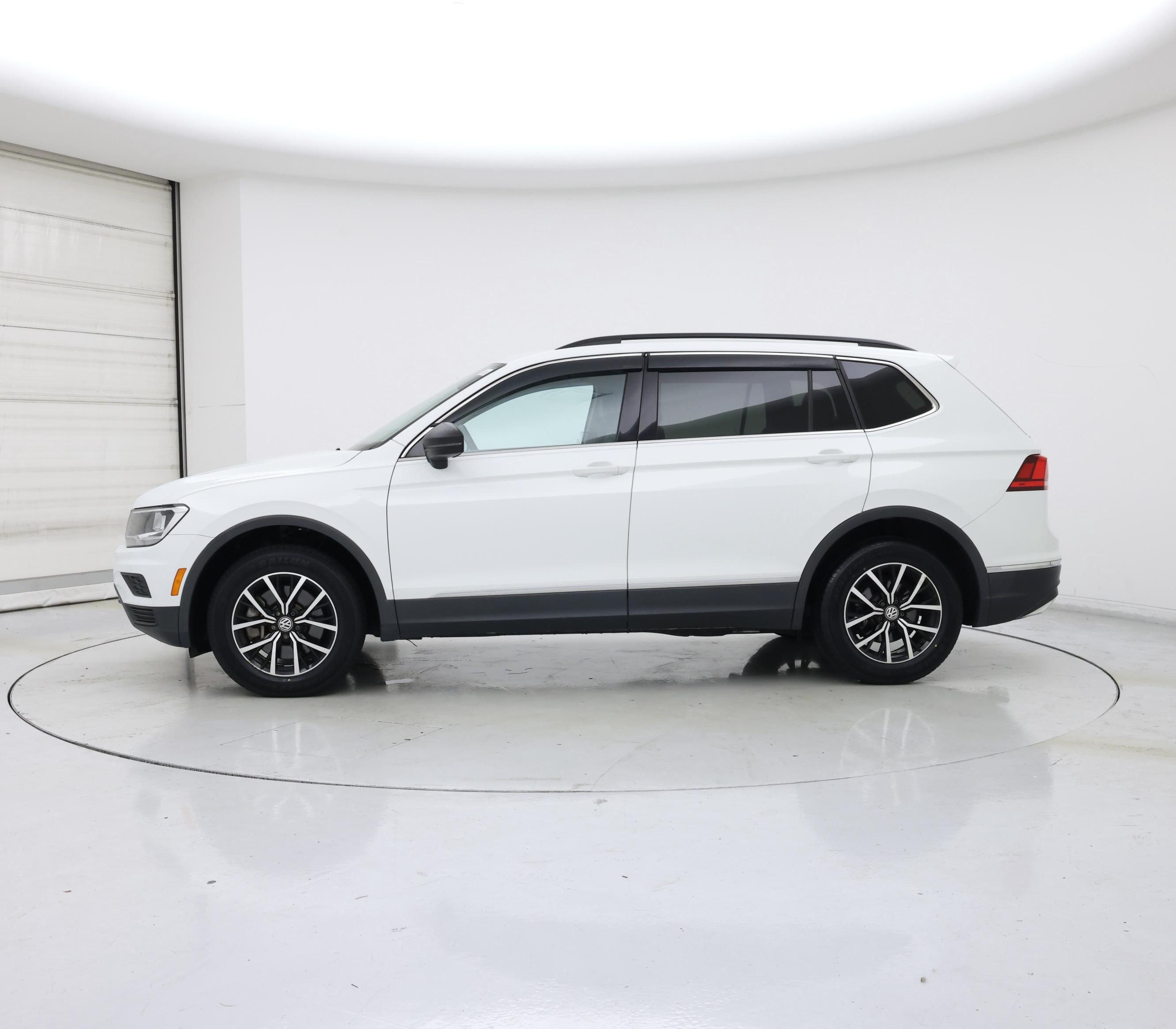 Thumbnail: 2021 Volkswagen Tiguan - 3