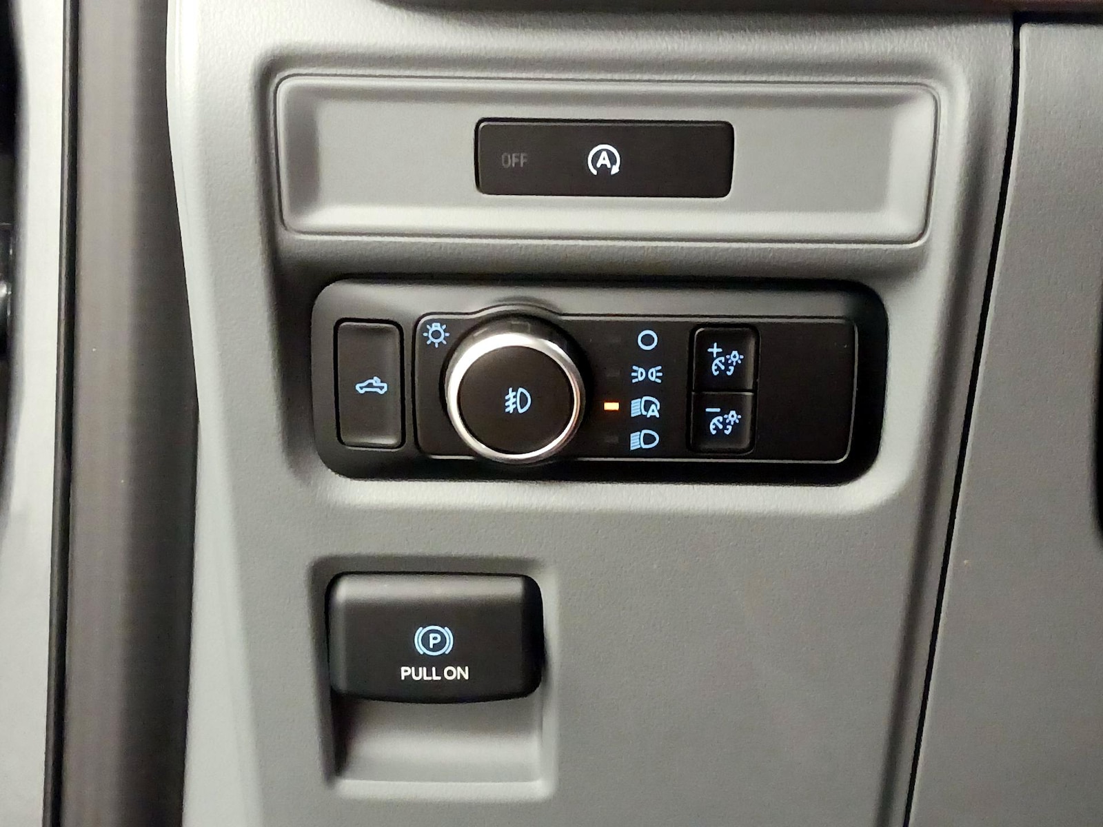 2025 Ford F-150 XLT - Photo 14