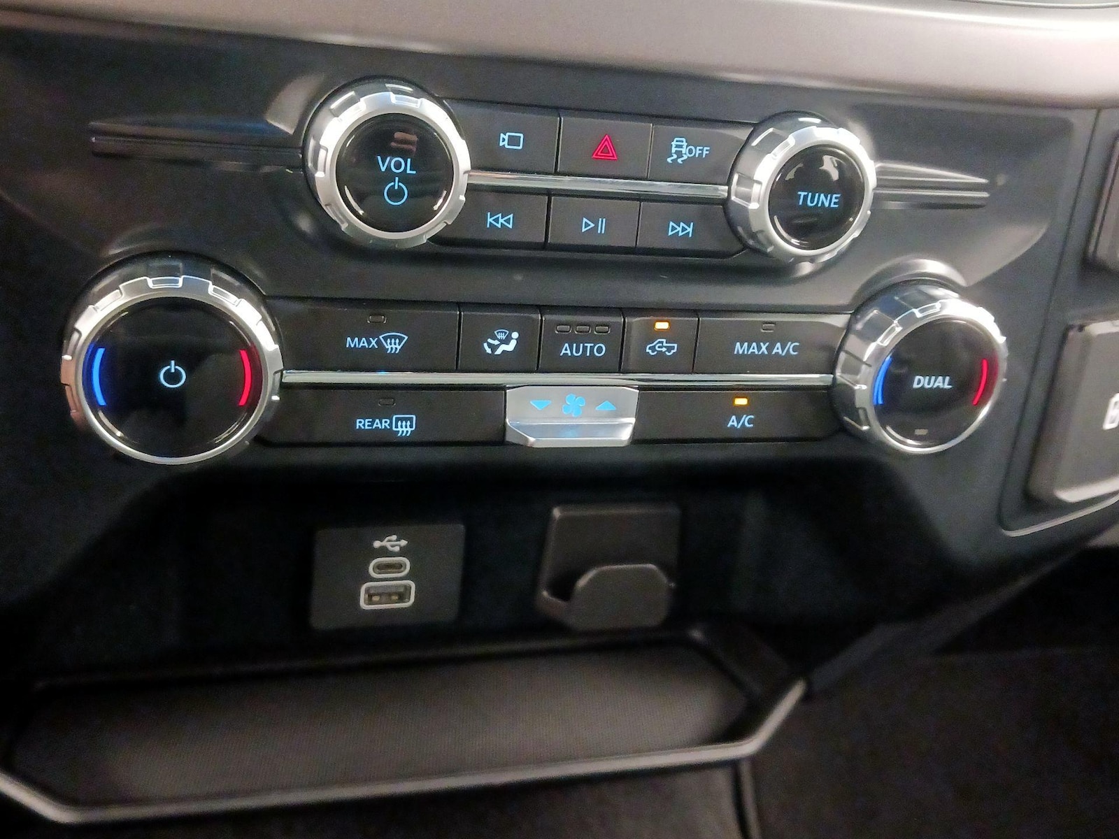 2025 Ford F-150 XLT - Photo 17
