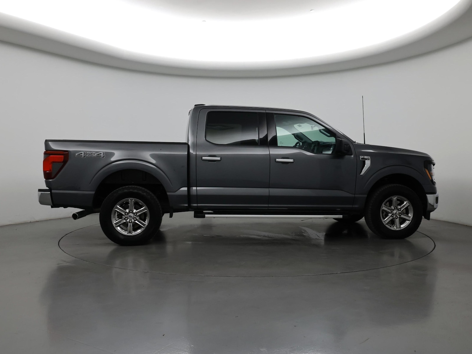 2025 Ford F-150 XLT - Photo 8