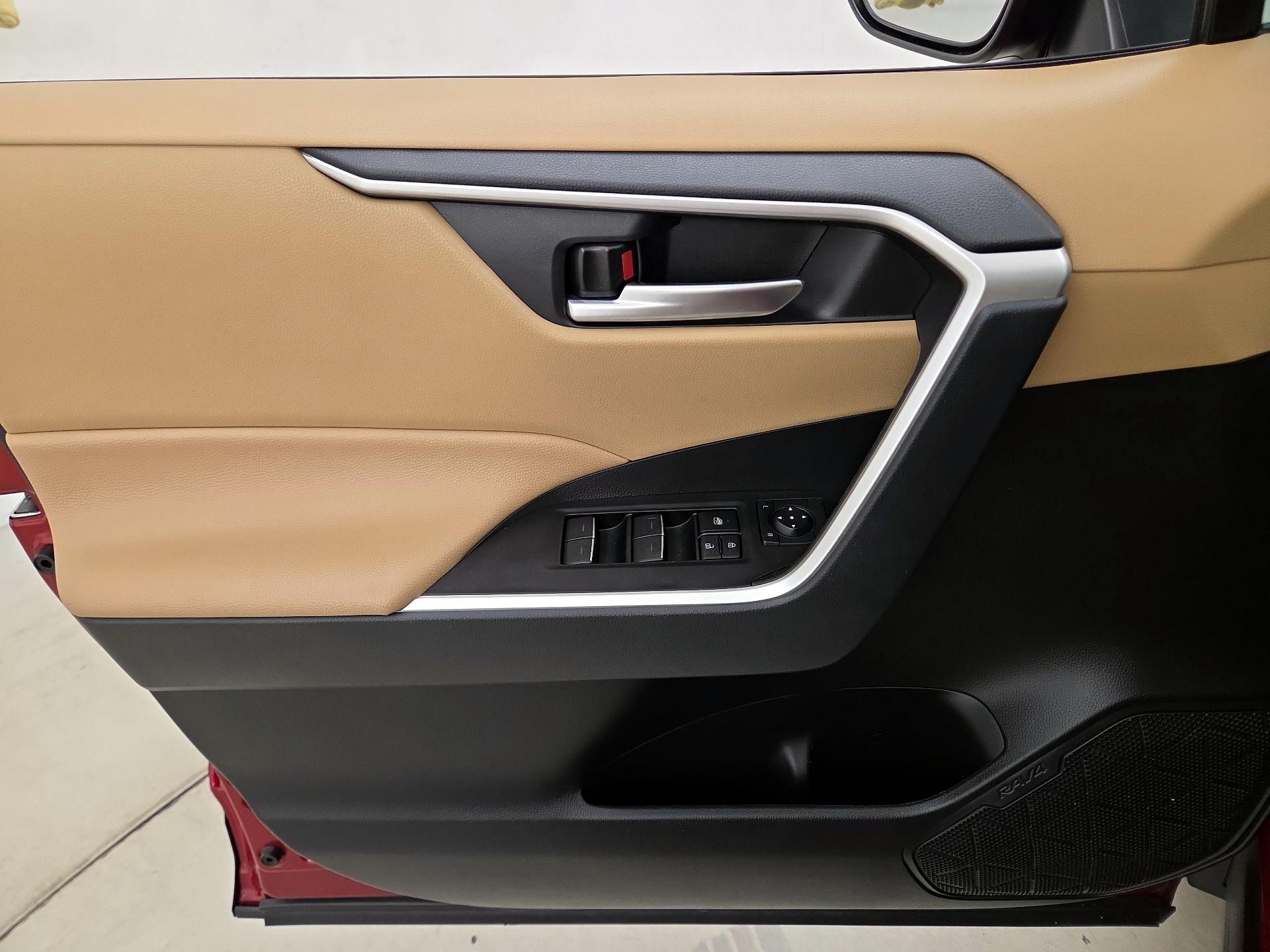 Thumbnail: 2024 Toyota RAV4 - 12