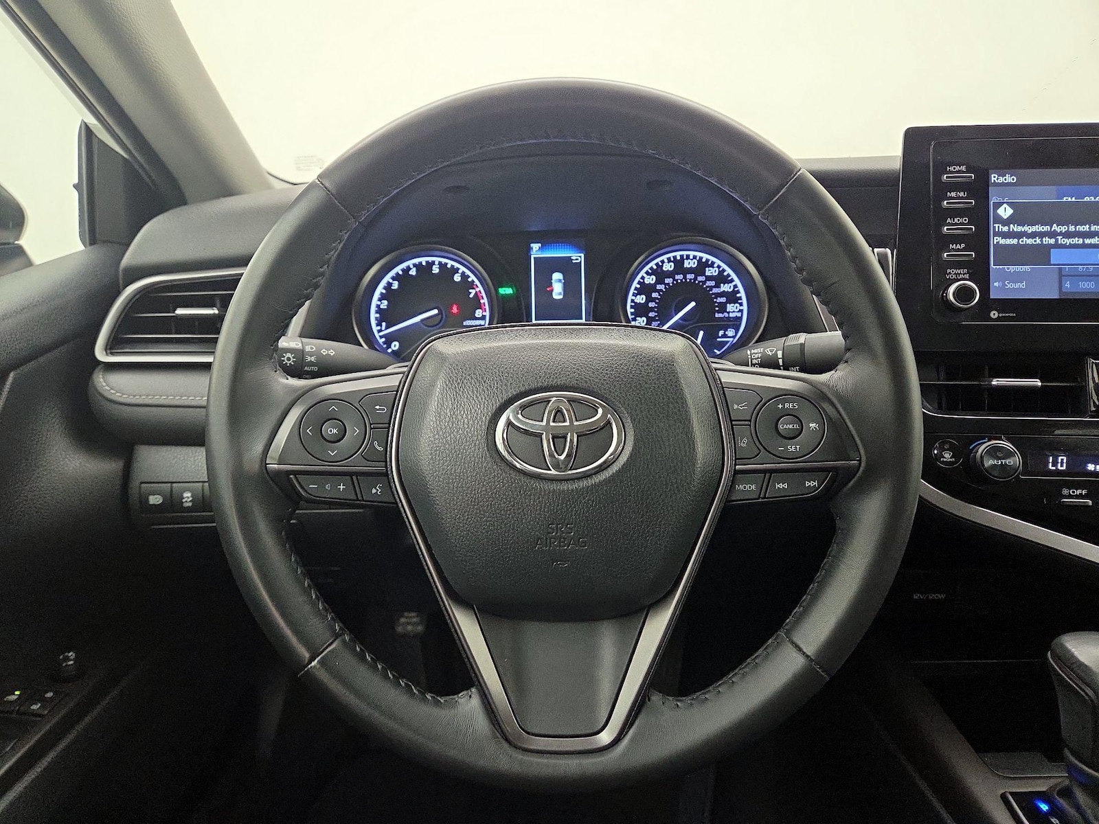 2024 Toyota Camry SE - Photo 11