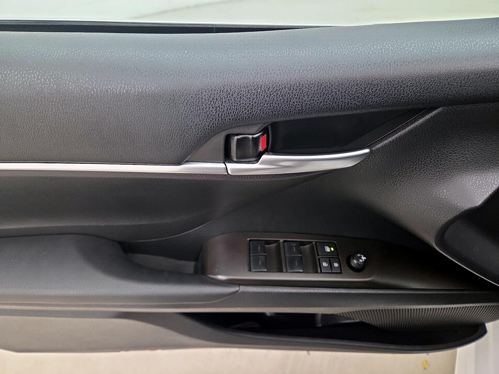 2024 Toyota Camry SE - Photo 13