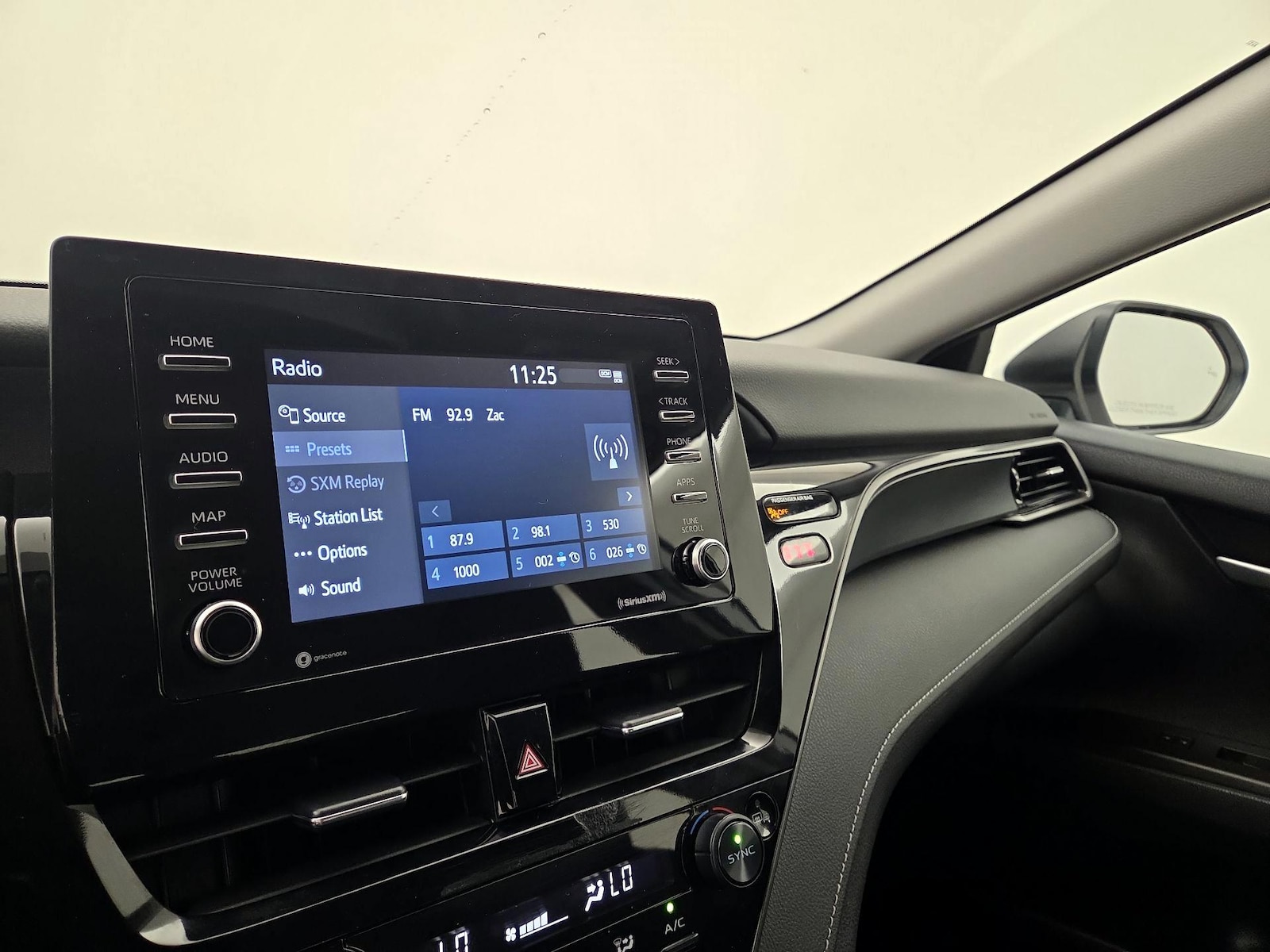 2024 Toyota Camry SE - Photo 15