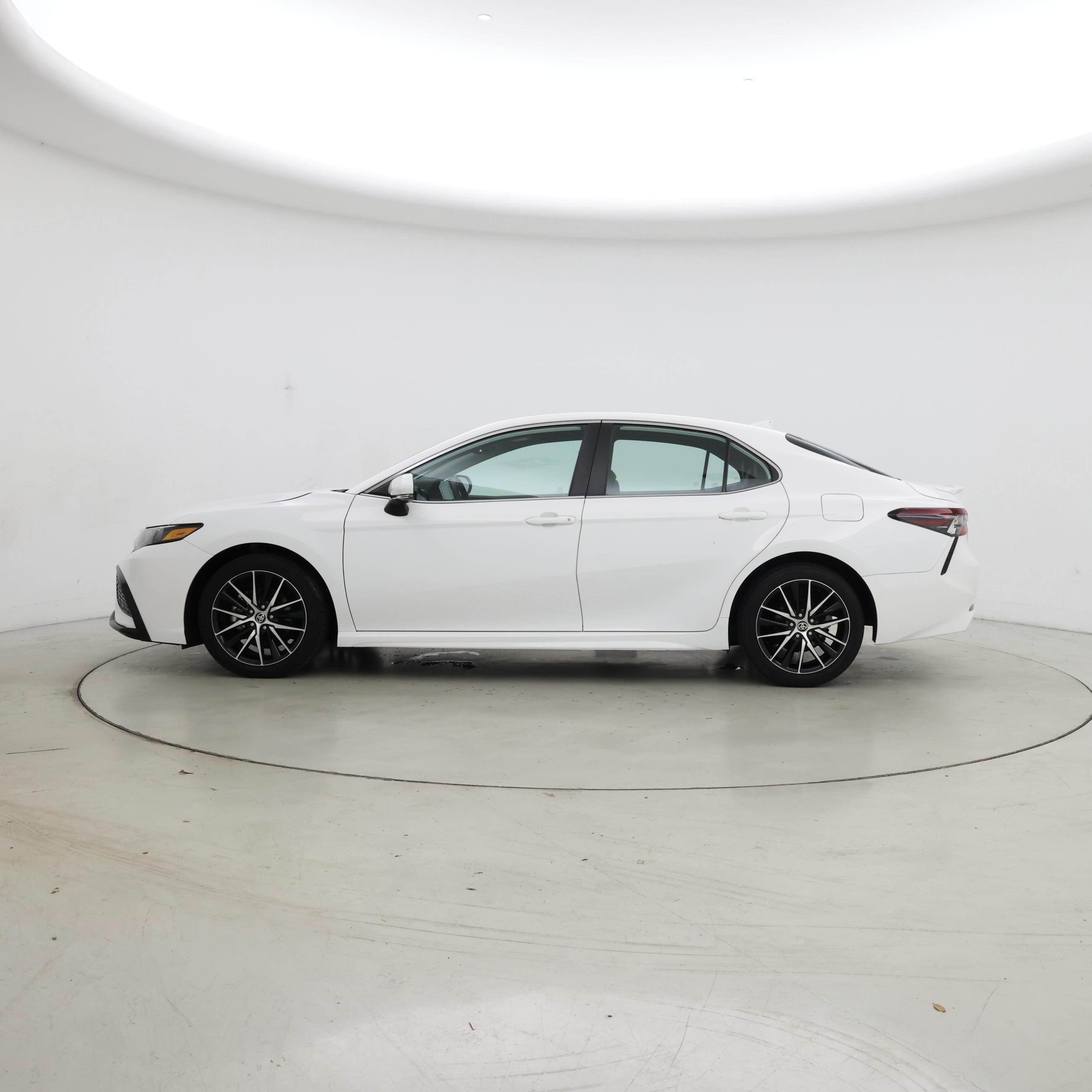 Thumbnail: 2024 Toyota Camry - 3