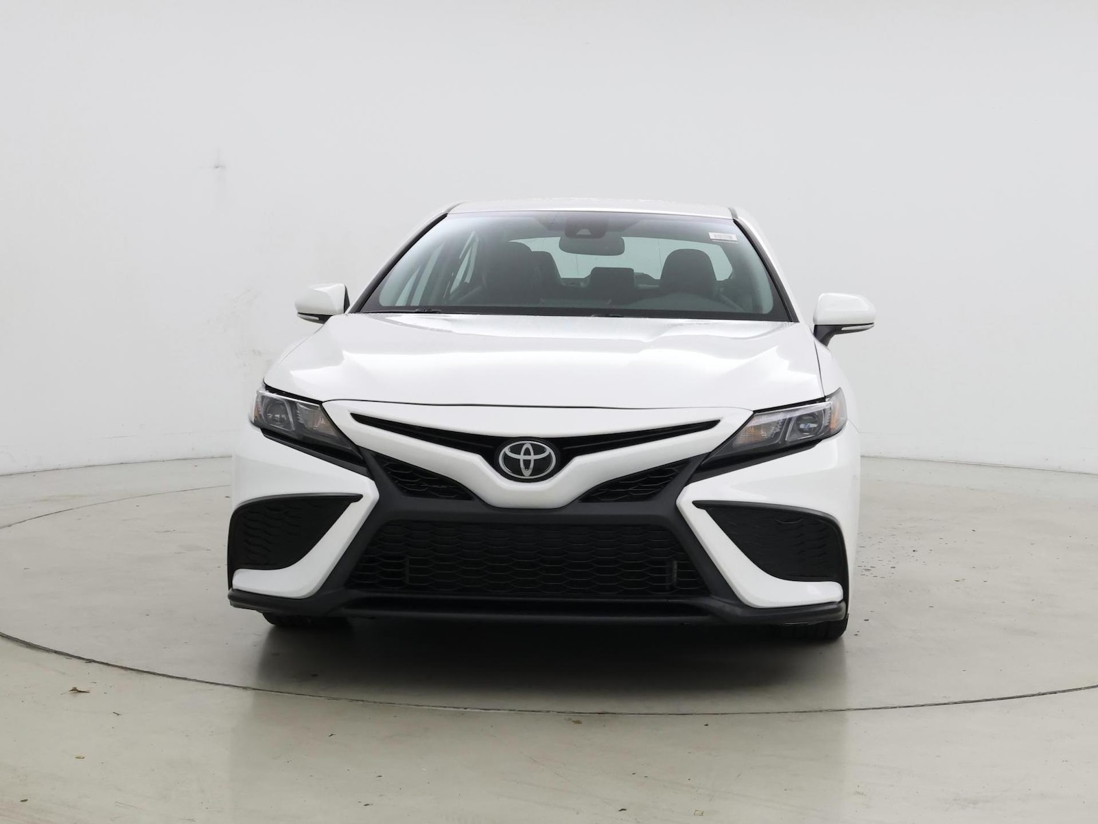 2024 Toyota Camry SE - Photo 6