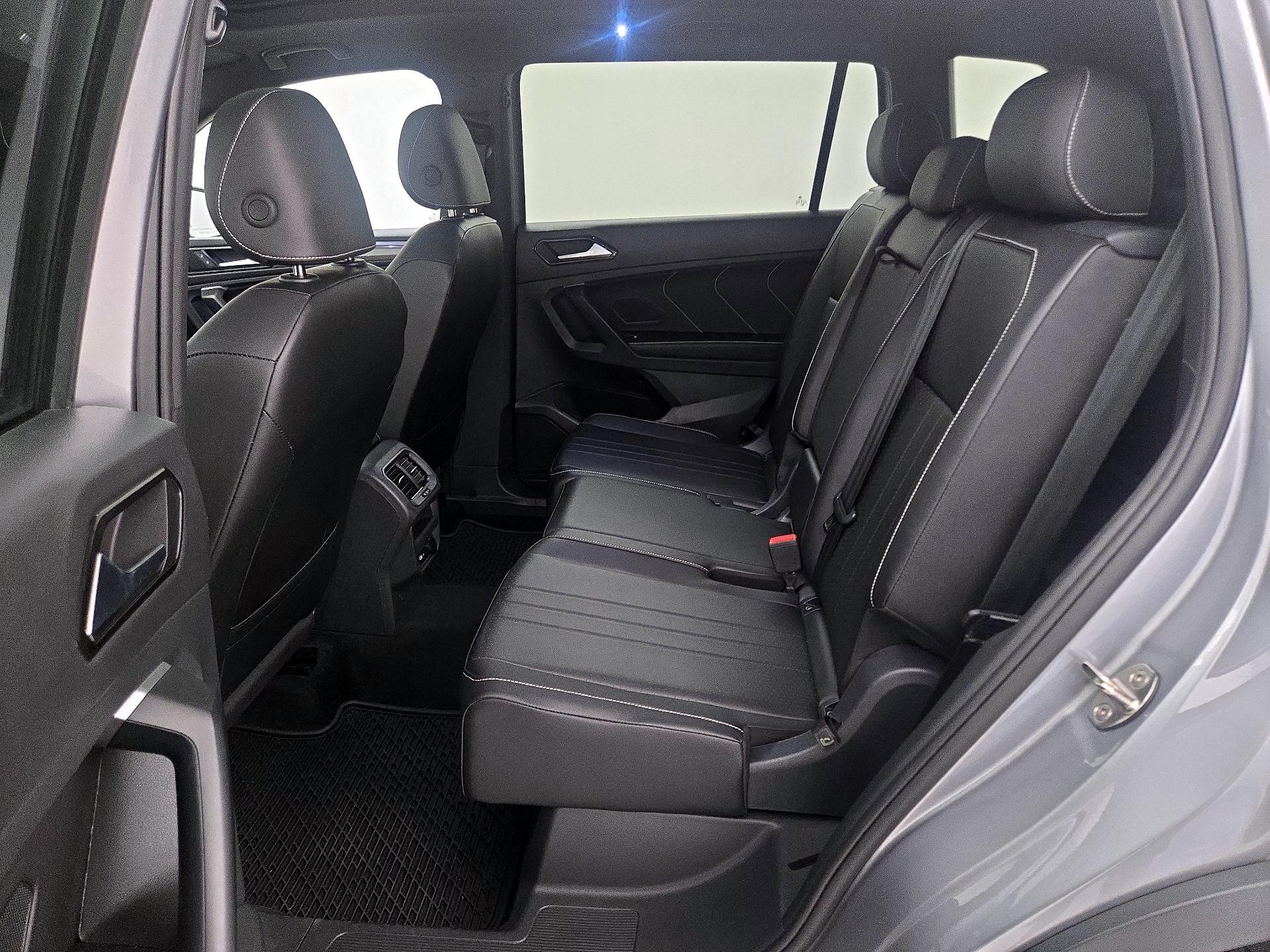 Thumbnail: 2024 Volkswagen Tiguan - 19