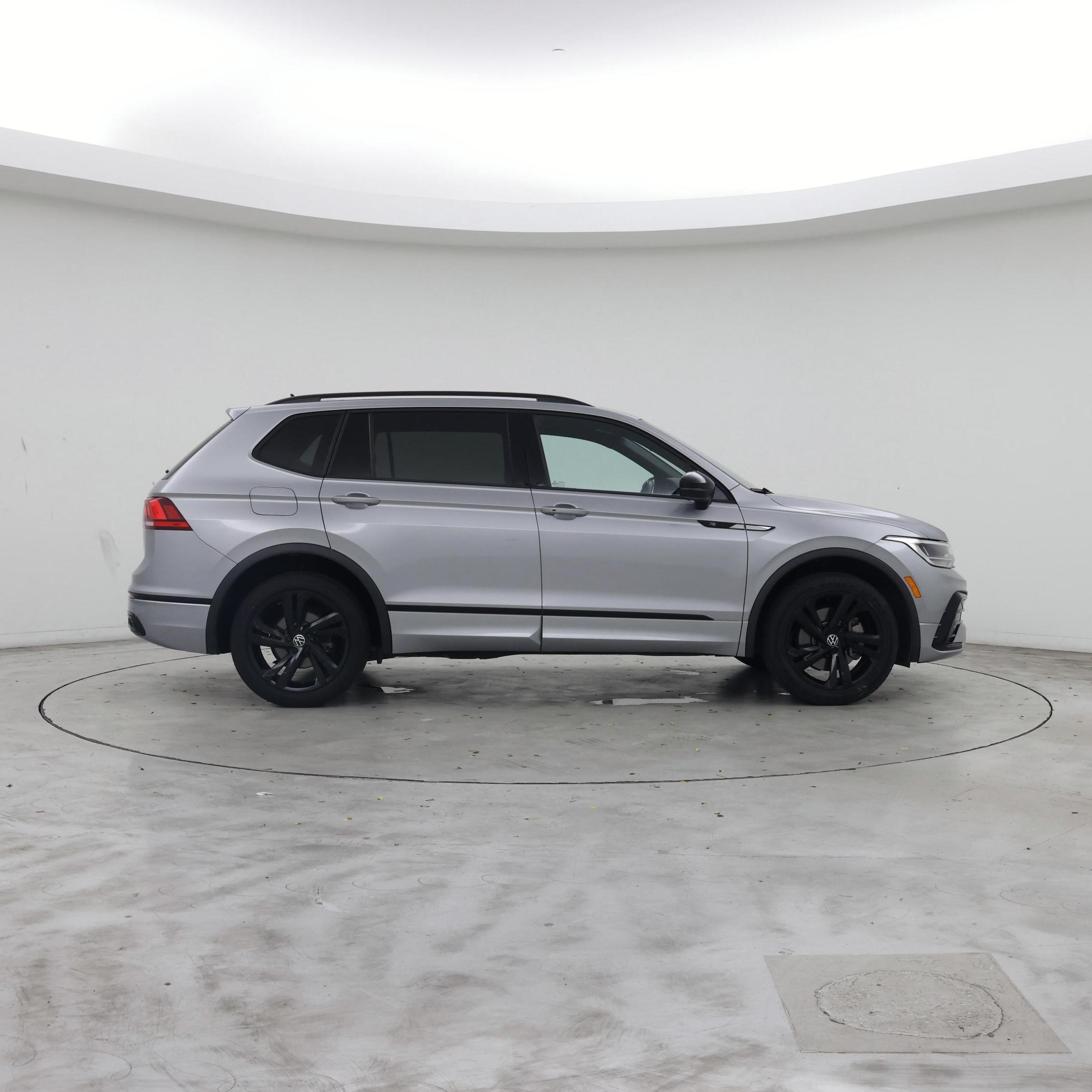 Thumbnail: 2024 Volkswagen Tiguan - 7