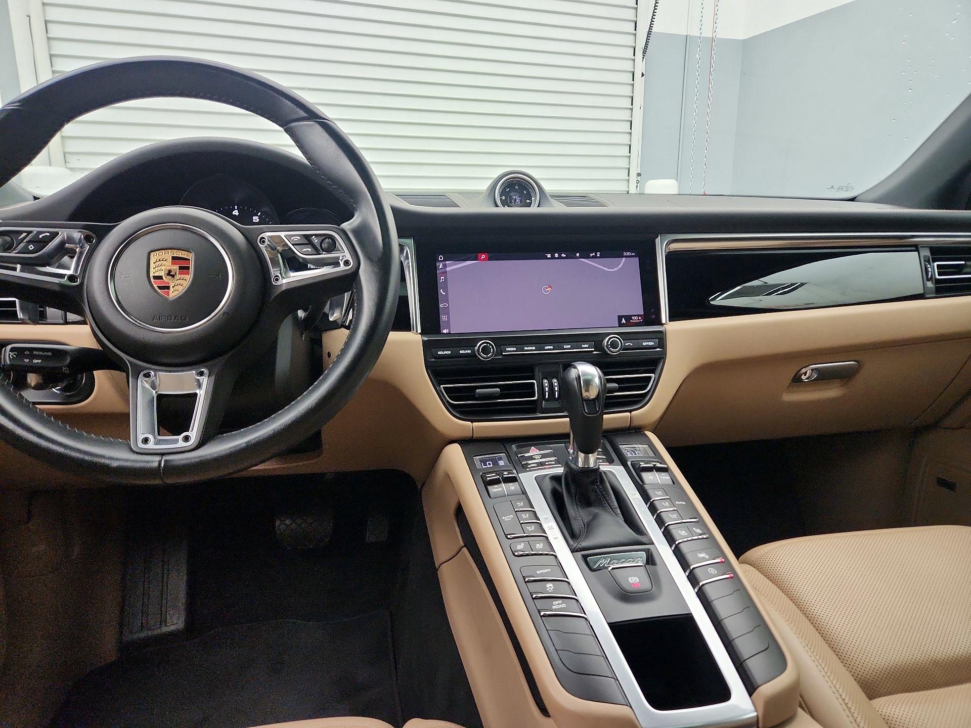 Thumbnail: 2020 Porsche Macan - 9