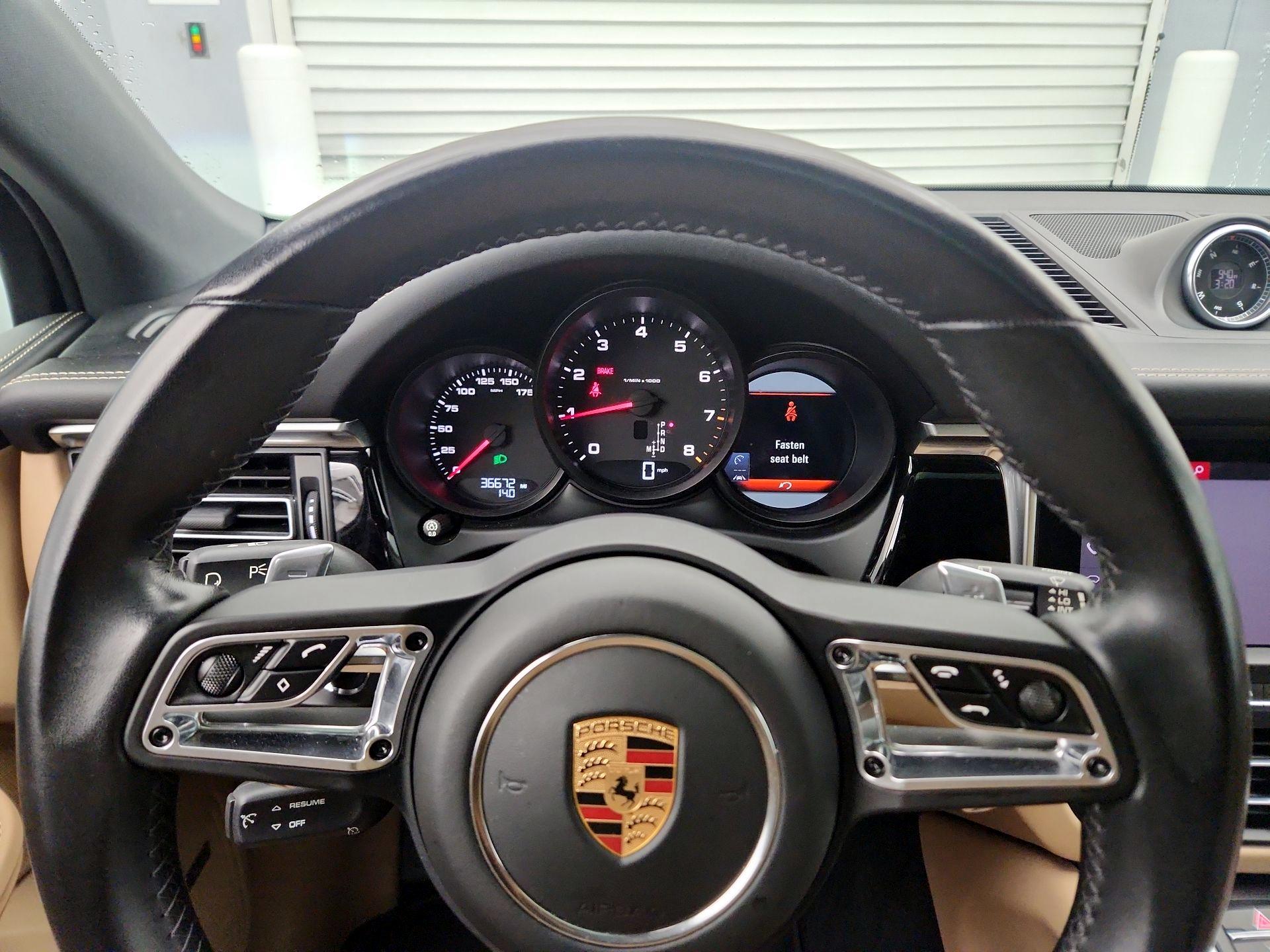Thumbnail: 2020 Porsche Macan - 10