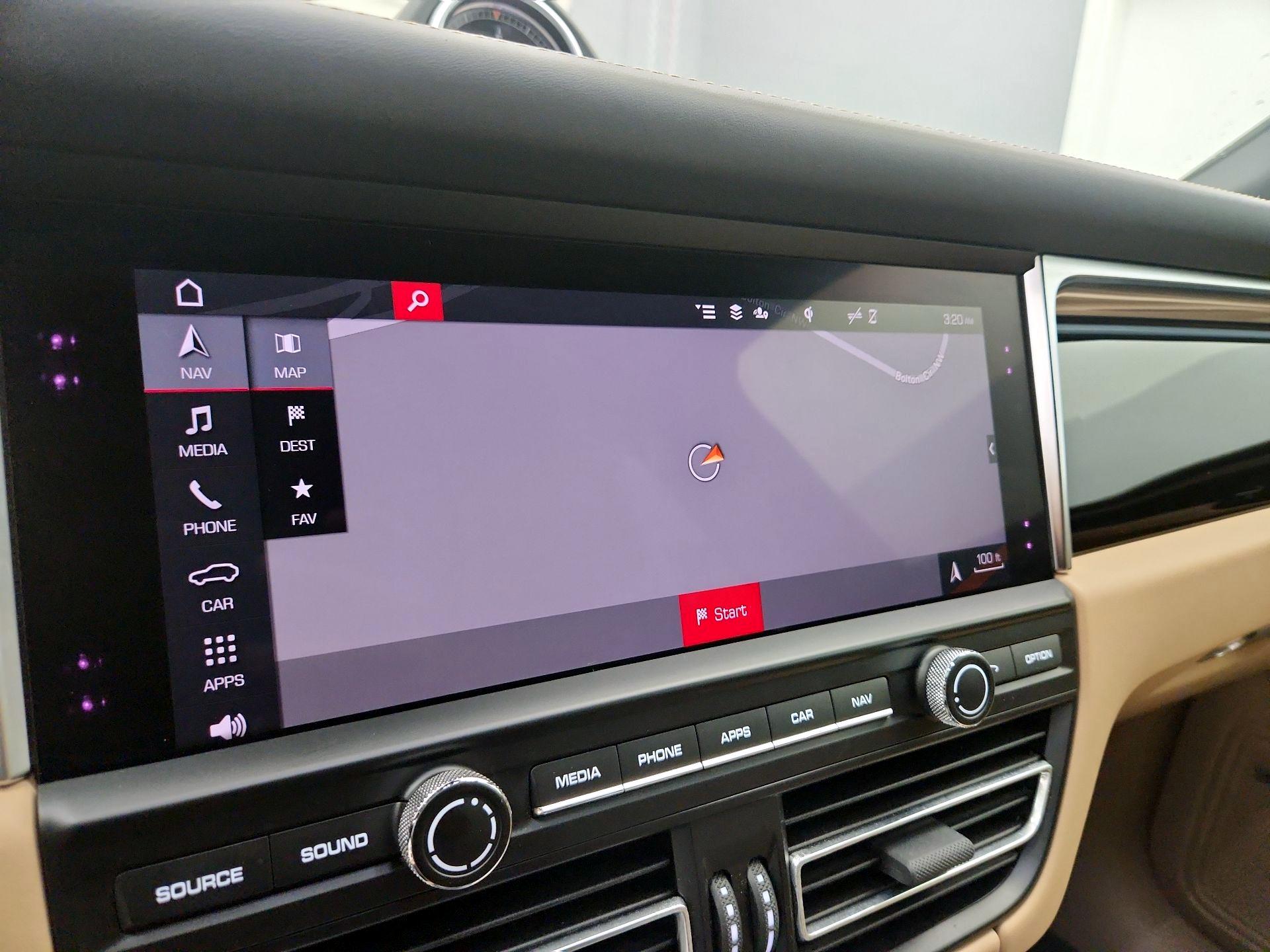 Thumbnail: 2020 Porsche Macan - 14