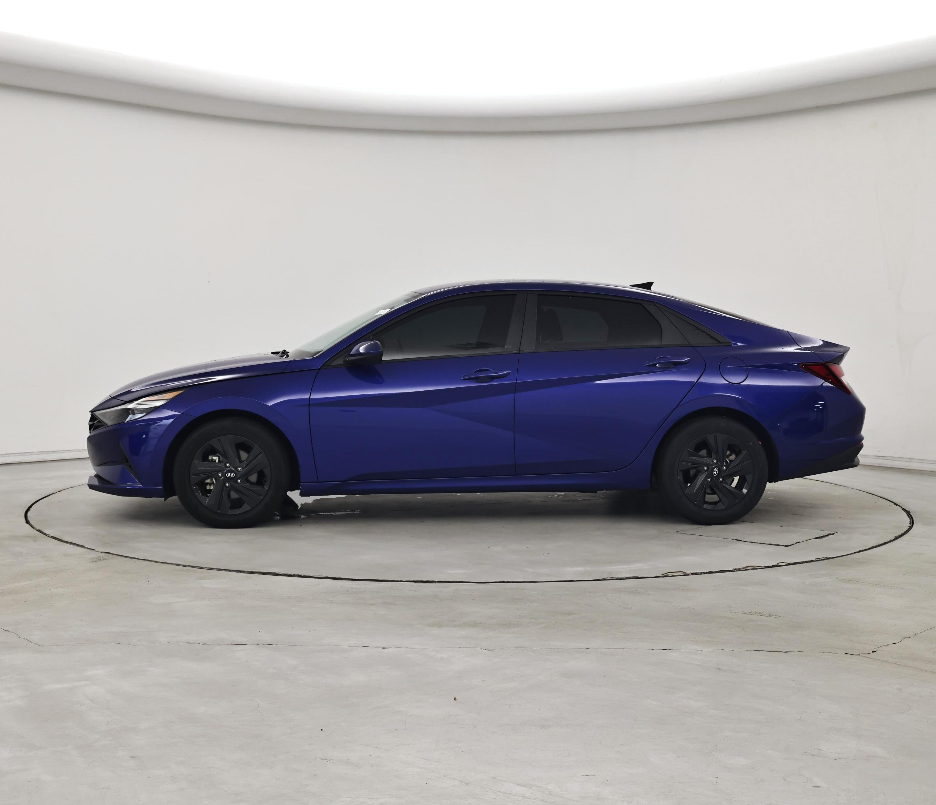 Thumbnail: 2023 Hyundai Elantra - 3