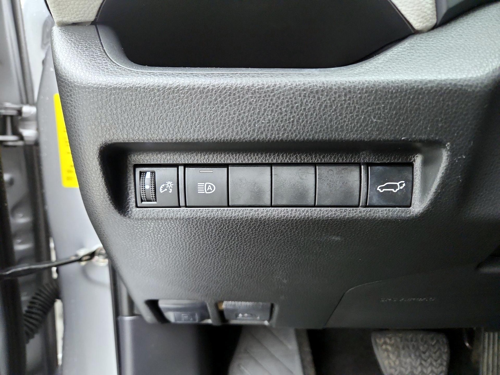 2023 Toyota RAV4 XLE Premium - Photo 14