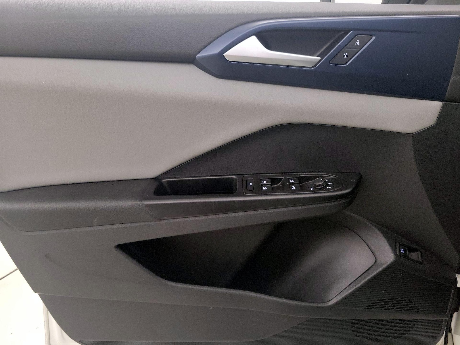 2023 Volkswagen Taos SE - Photo 13