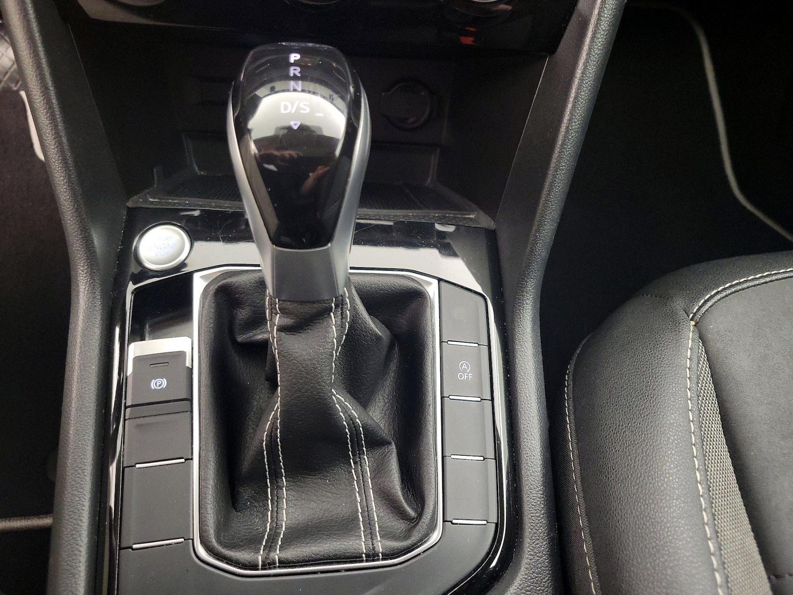 2023 Volkswagen Taos SE - Photo 18