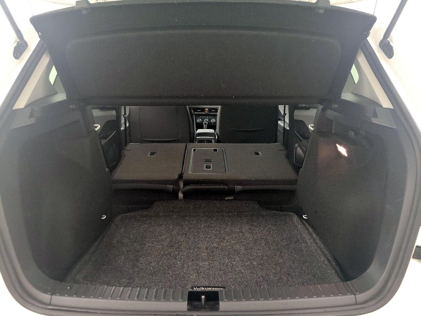 2023 Volkswagen Taos SE - Photo 23