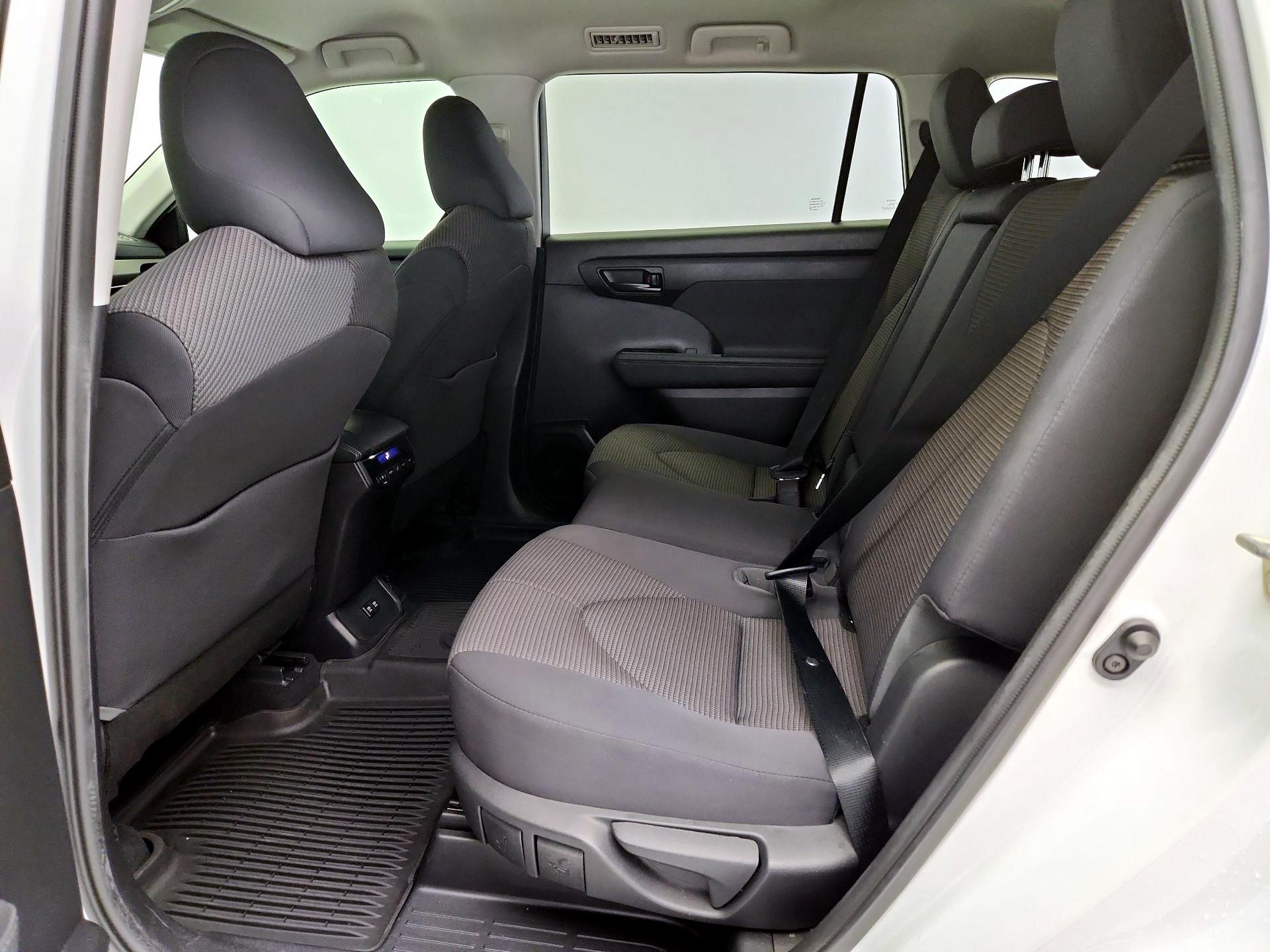 Thumbnail: 2020 Toyota Highlander - 19