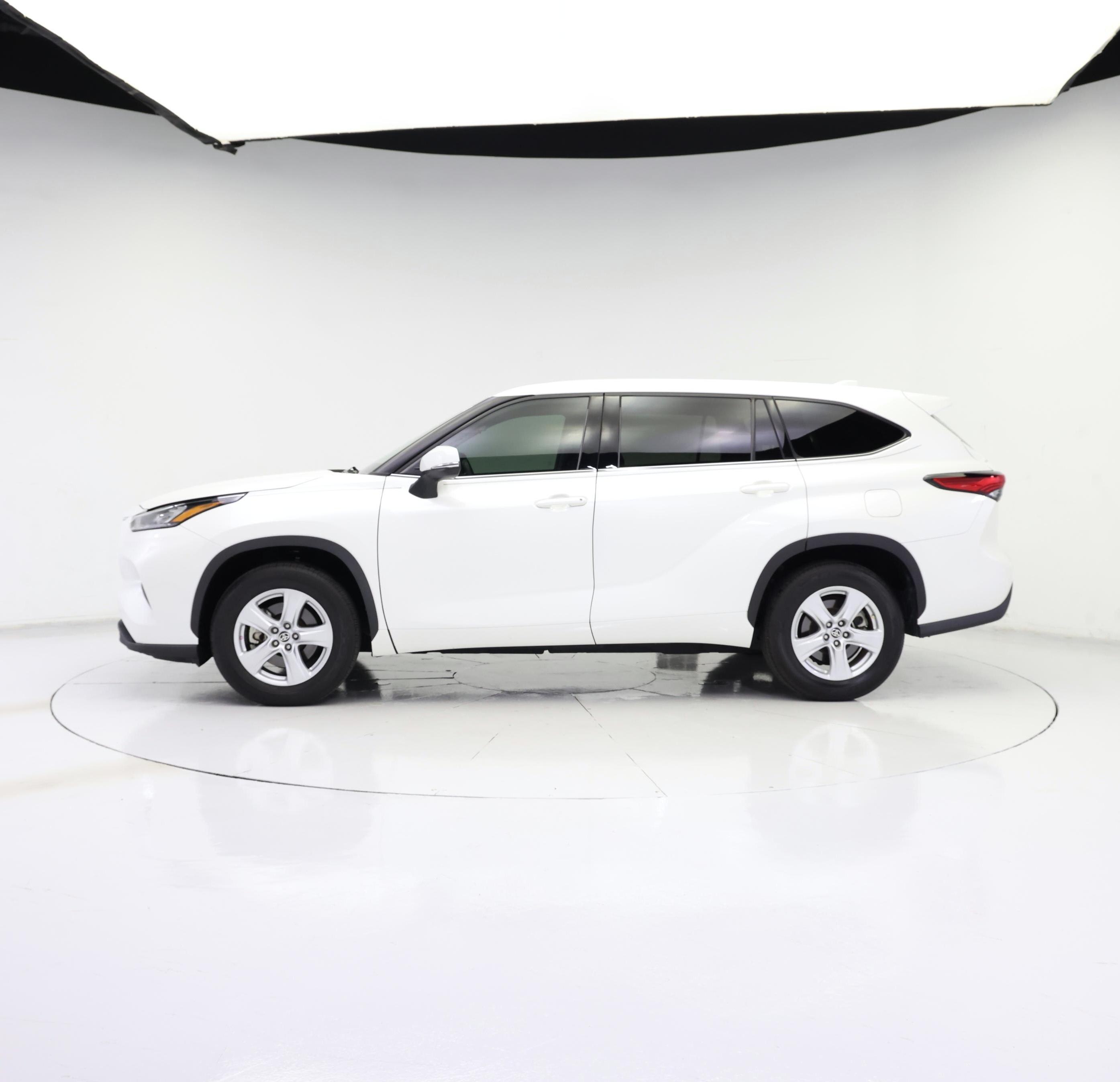 Thumbnail: 2020 Toyota Highlander - 3