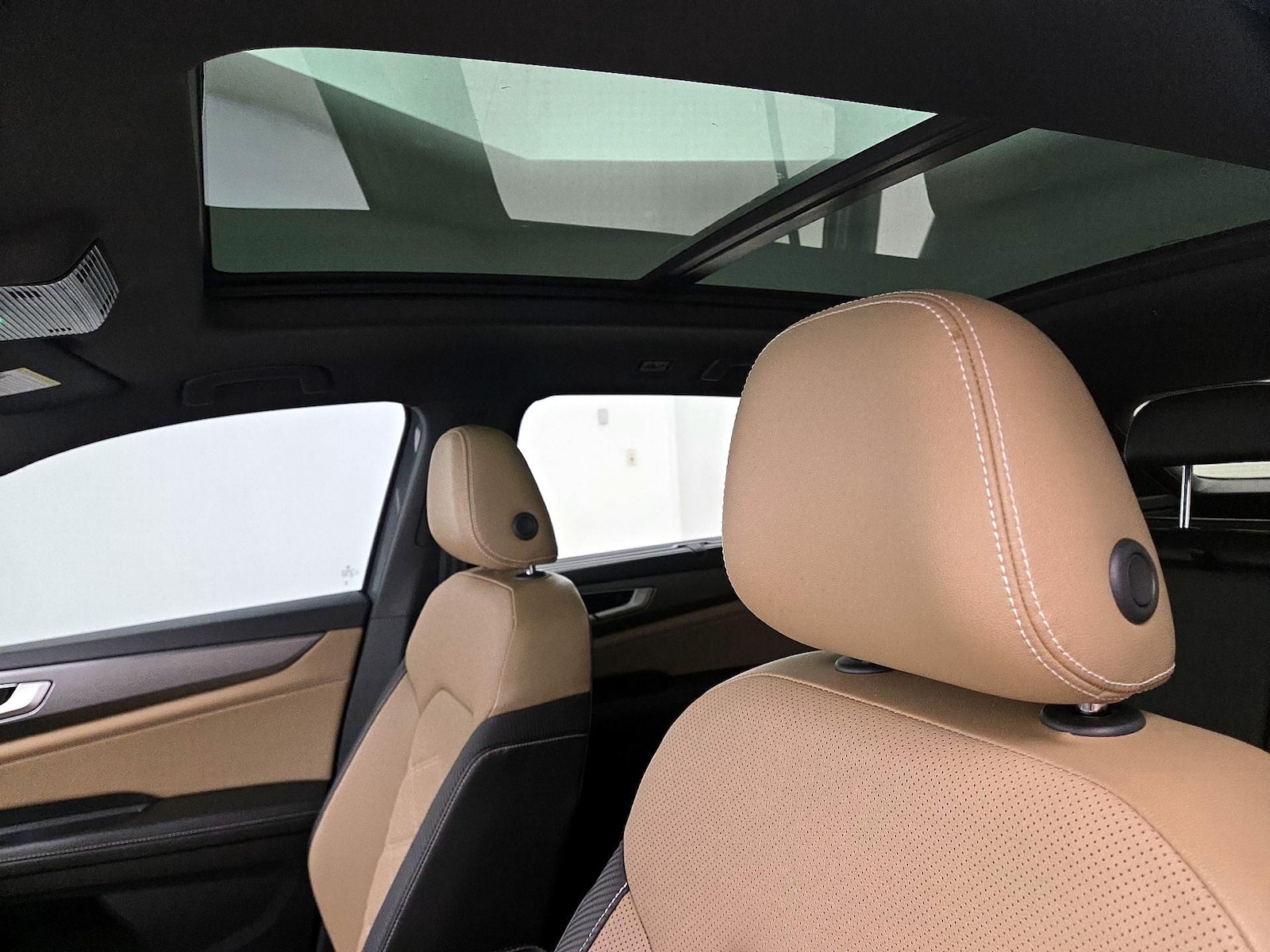 2024 Volkswagen Atlas Cross Sport SE w/Tech - Photo 20