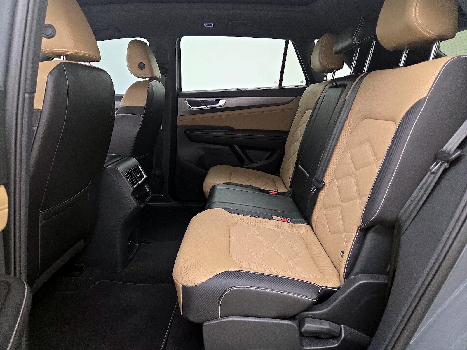 2024 Volkswagen Atlas Cross Sport SE w/Tech - Photo 21