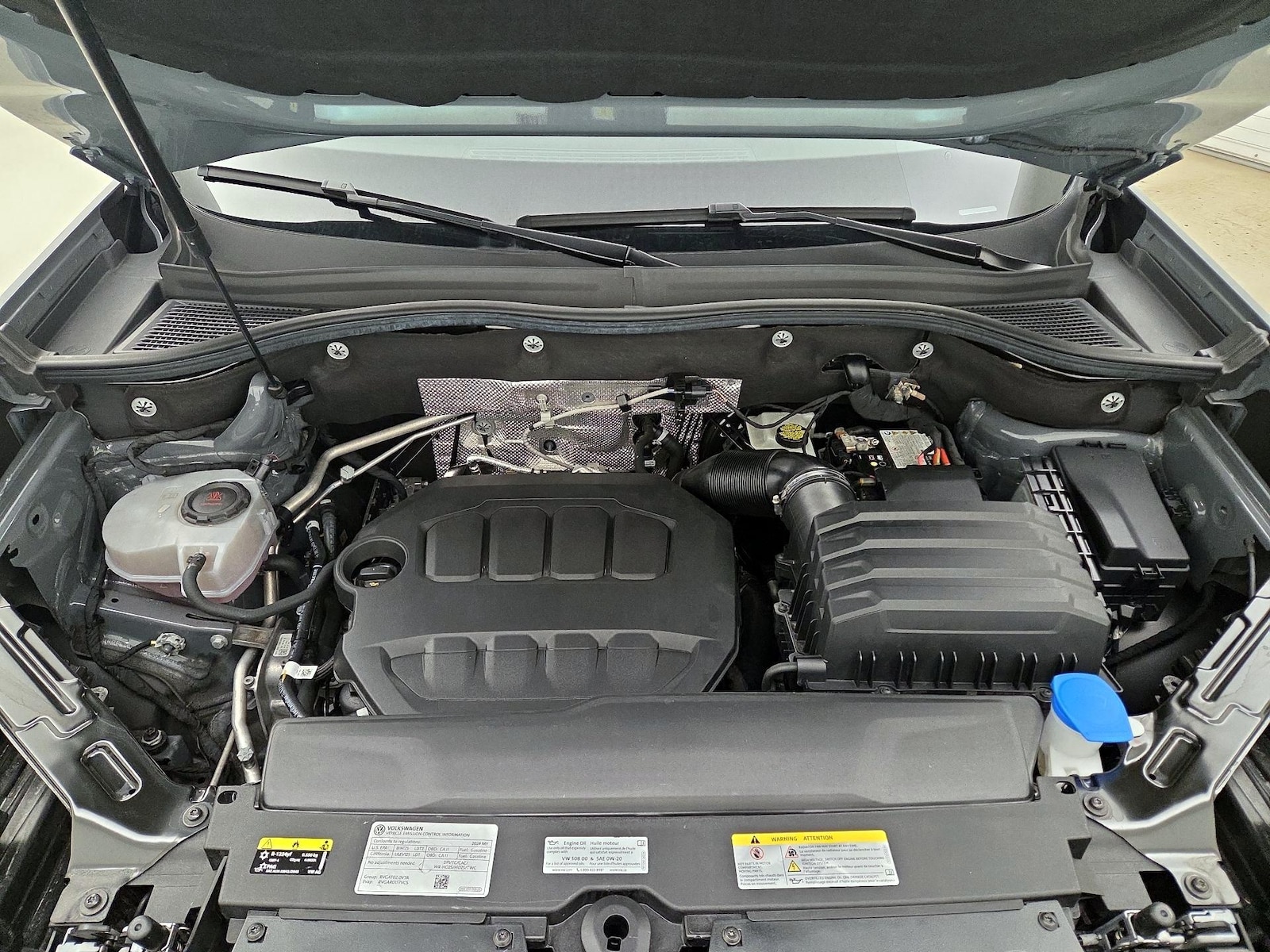 2024 Volkswagen Atlas Cross Sport SE w/Tech - Photo 23