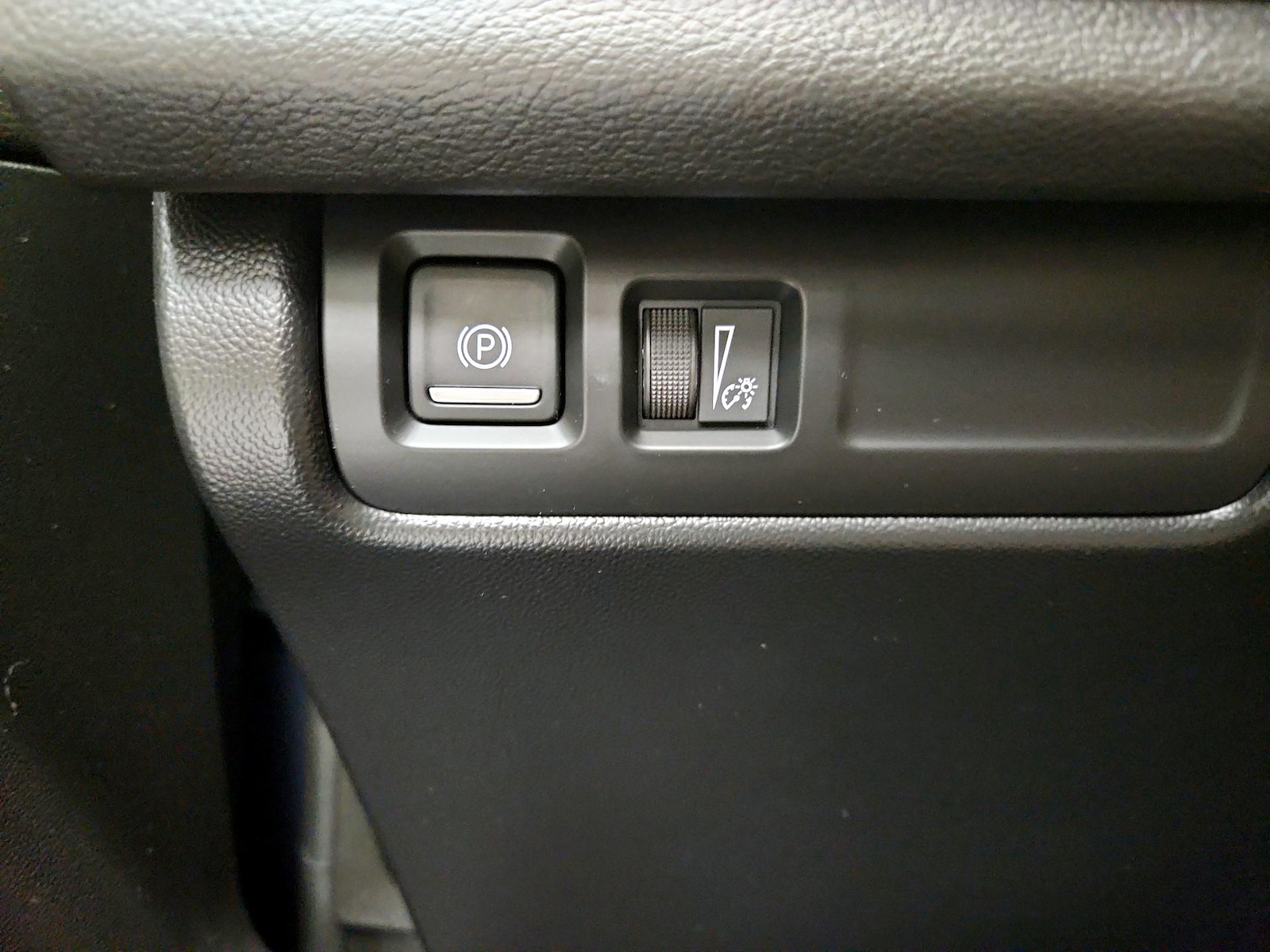 2025 Cadillac XT4 Premium Luxury - Photo 14