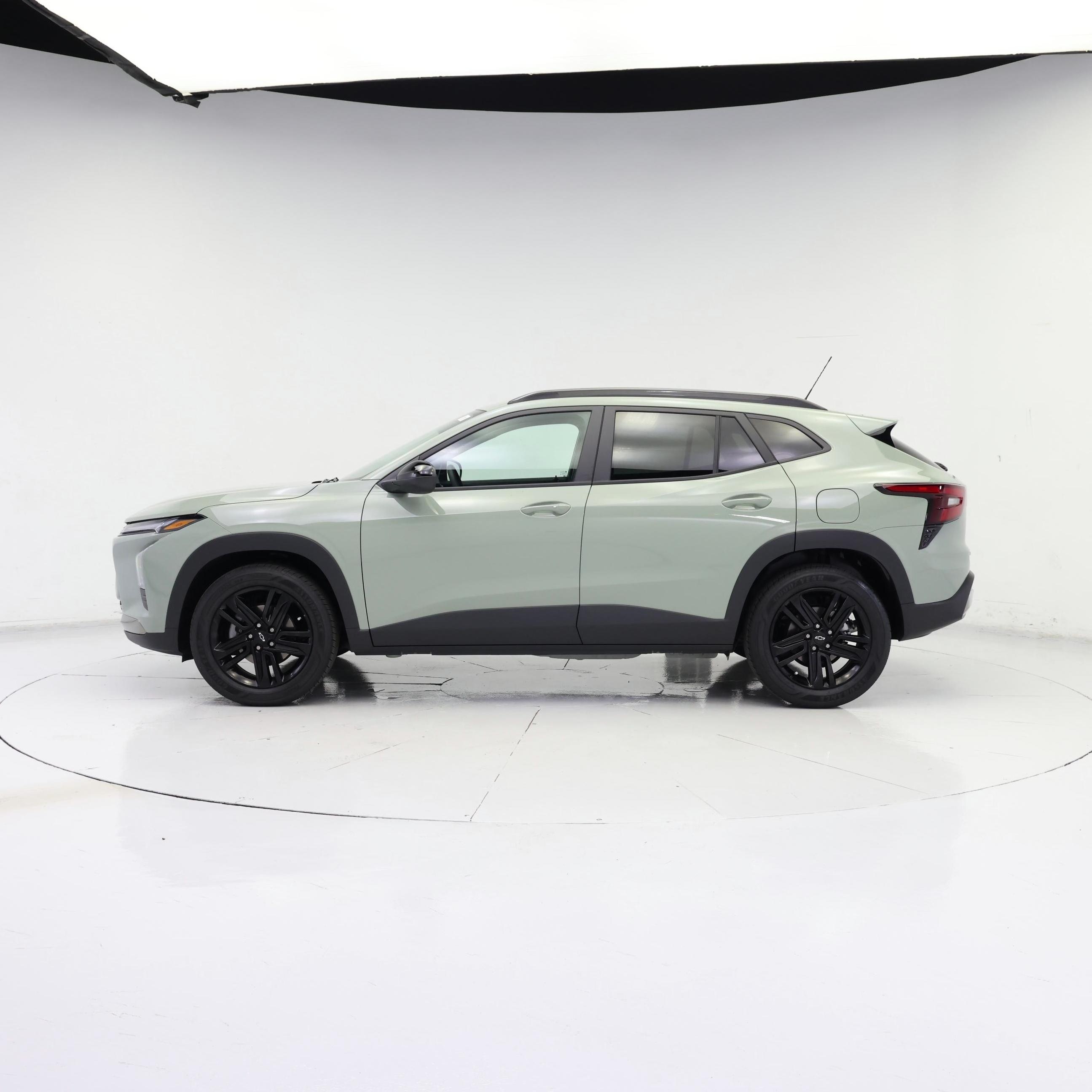 Thumbnail: 2026 Chevrolet Trax - 3