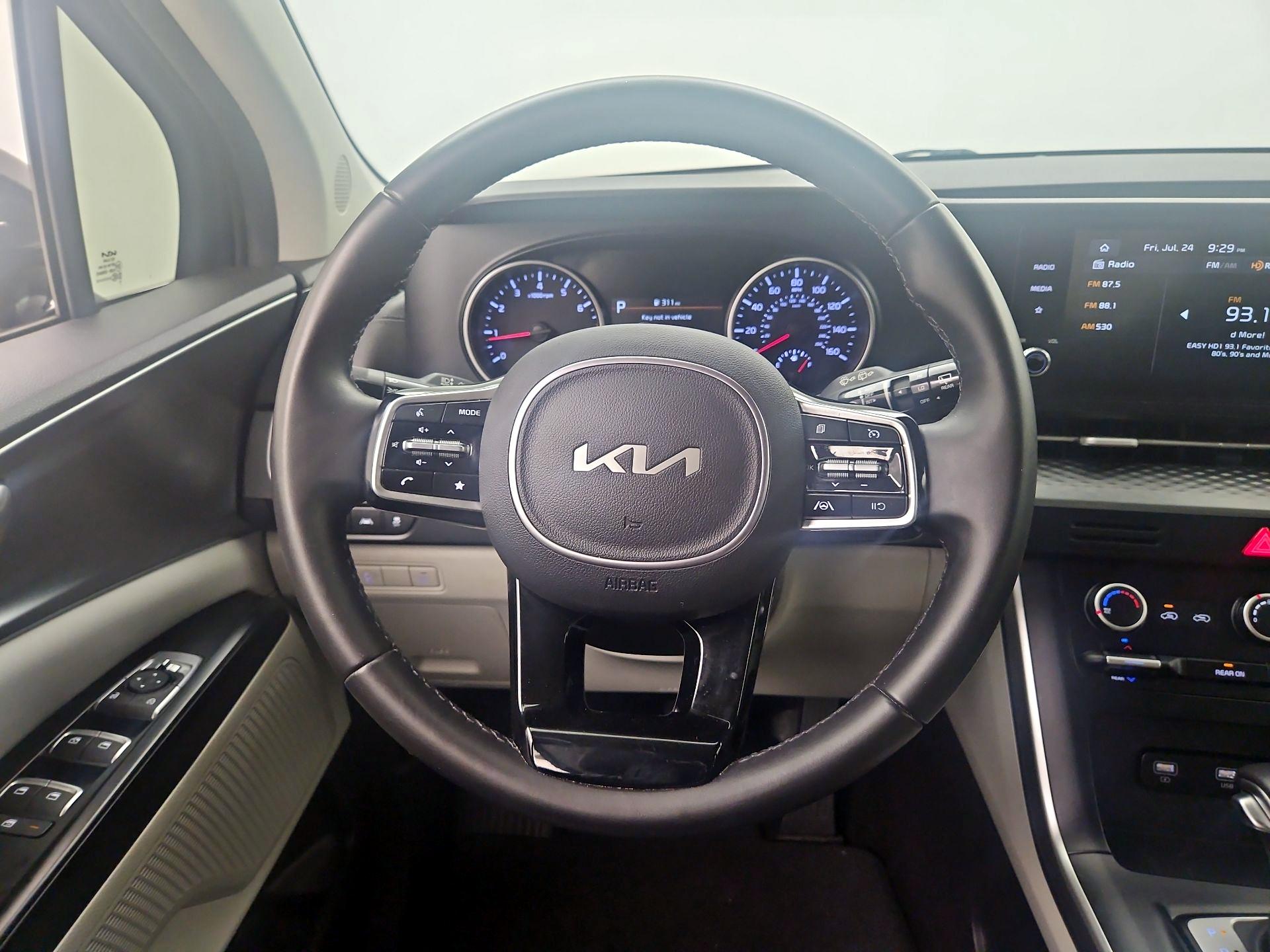 Thumbnail: 2023 Kia Carnival - 10
