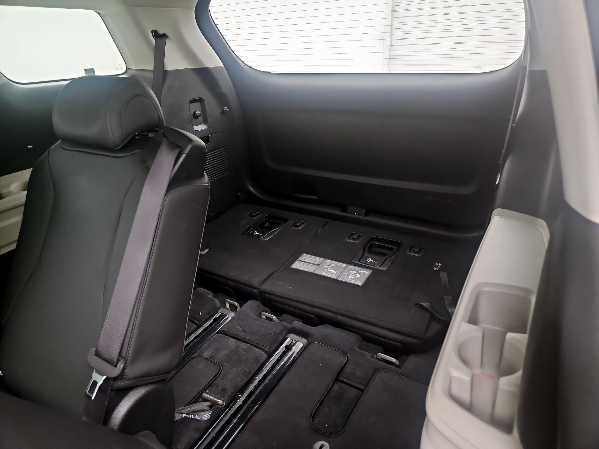 Thumbnail: 2023 Kia Carnival - 20