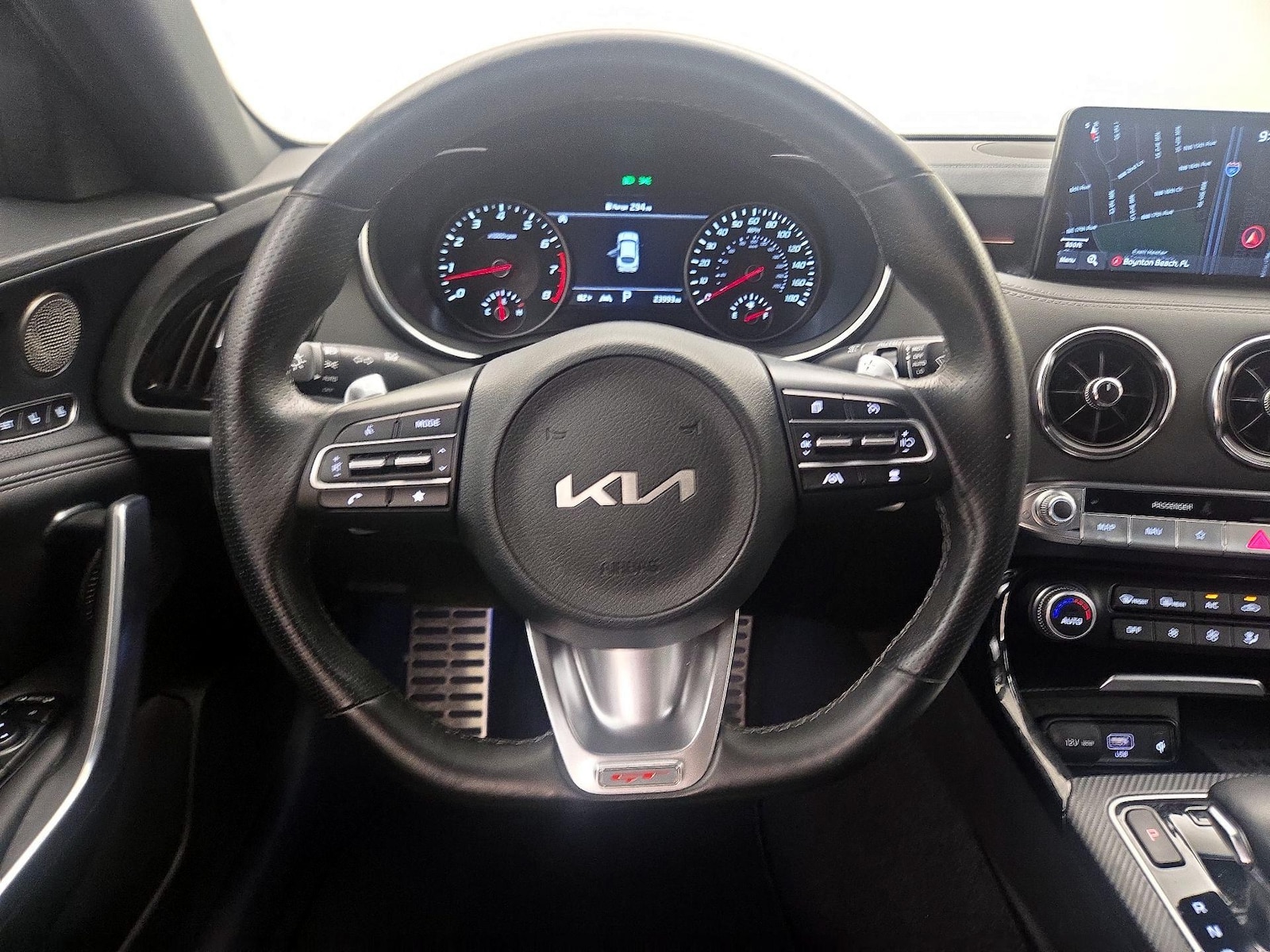 2022 Kia Stinger GT2 - Photo 11