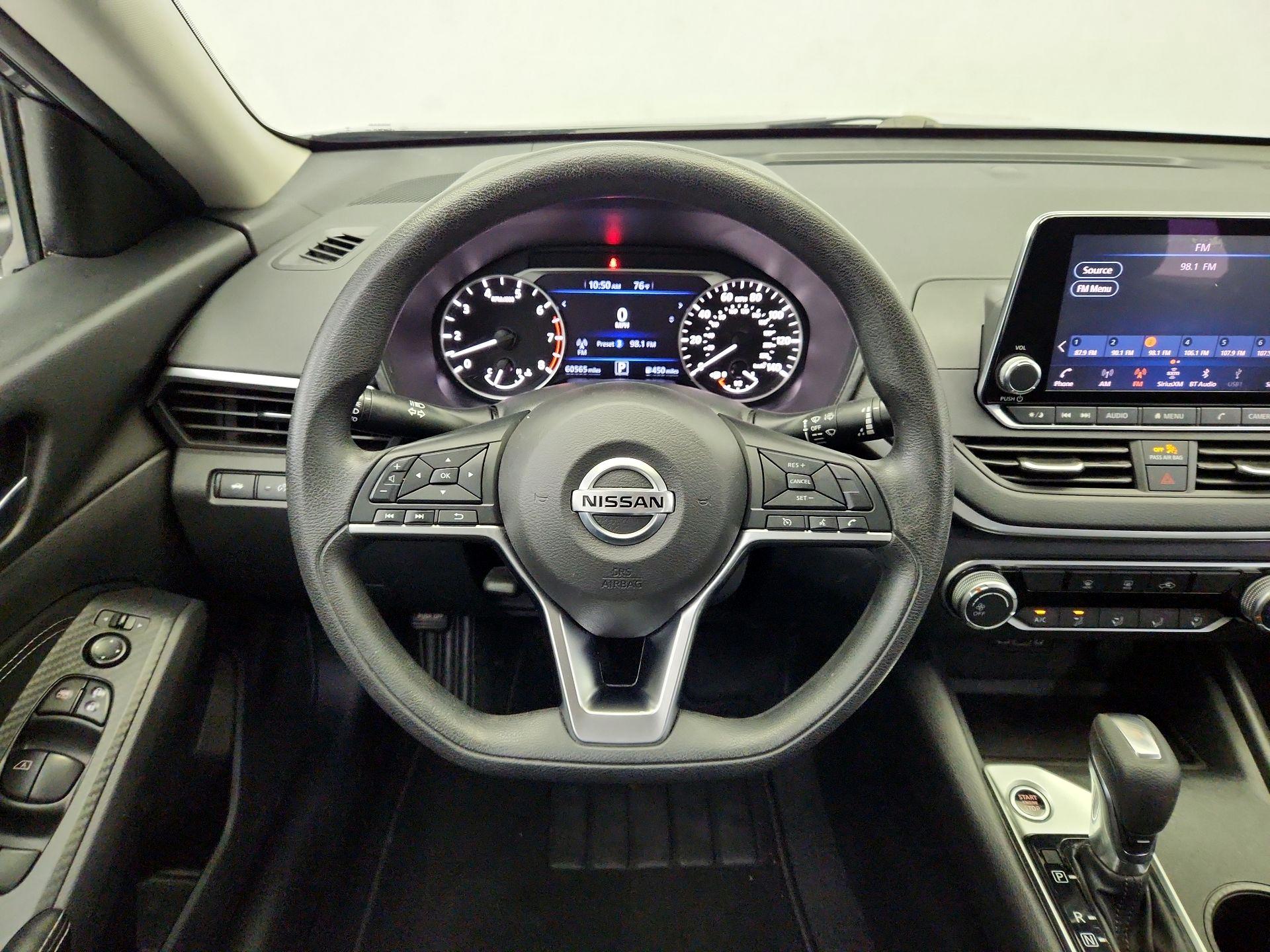 Thumbnail: 2020 Nissan Altima - 10