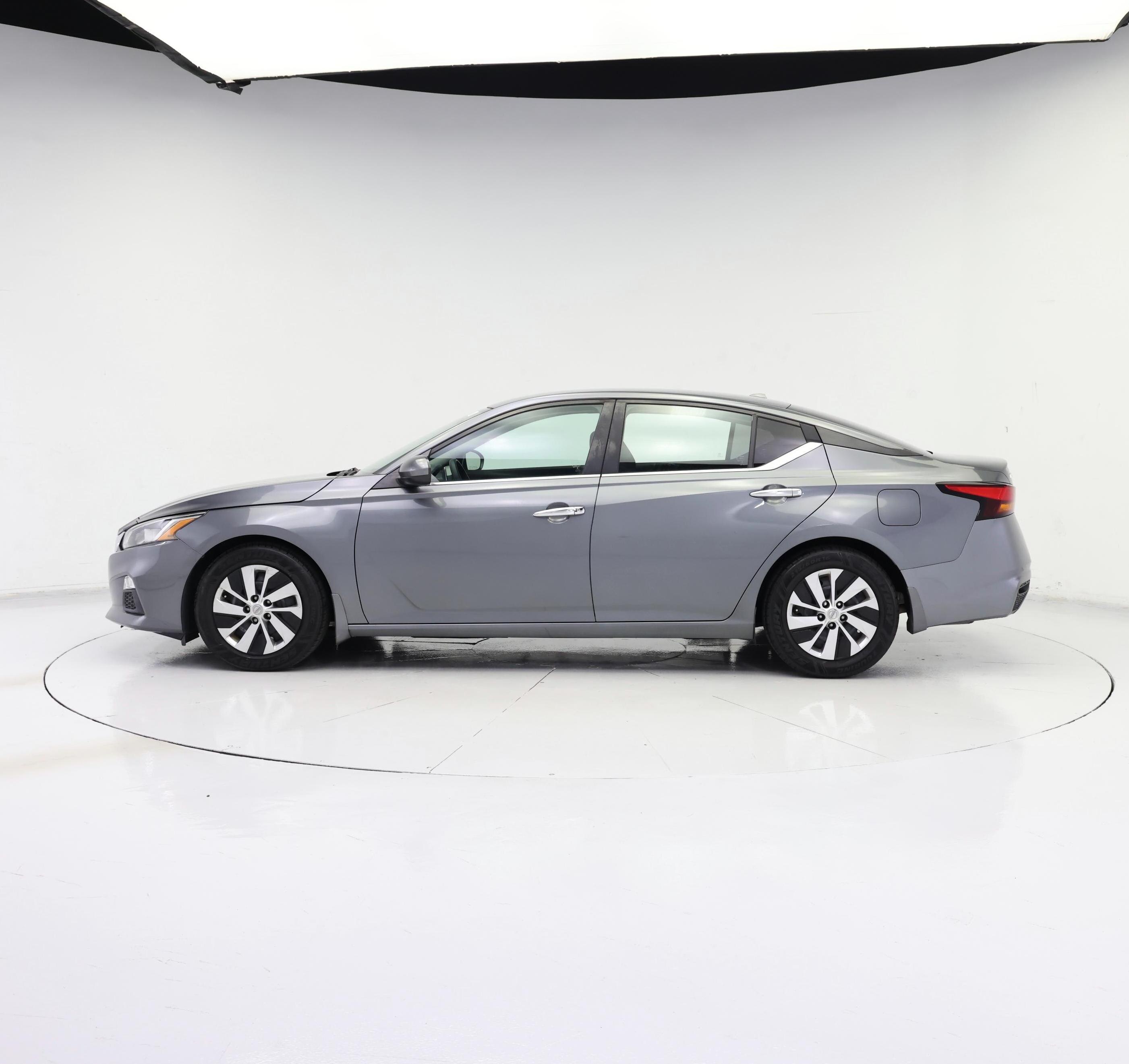 Thumbnail: 2020 Nissan Altima - 3