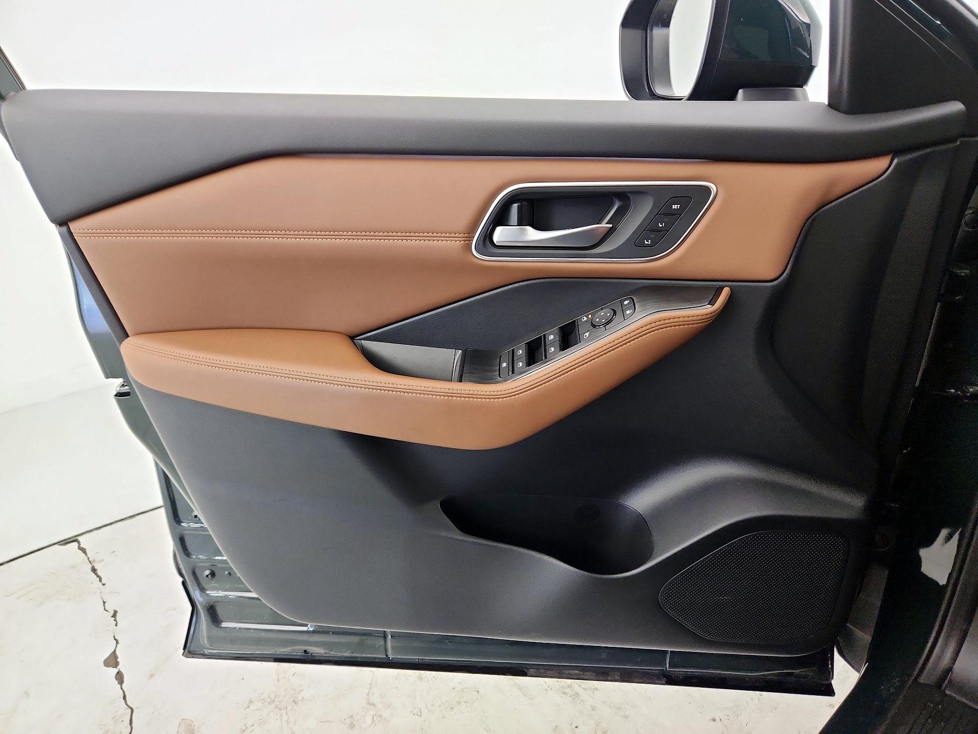 Thumbnail: 2026 Nissan Rogue - 12