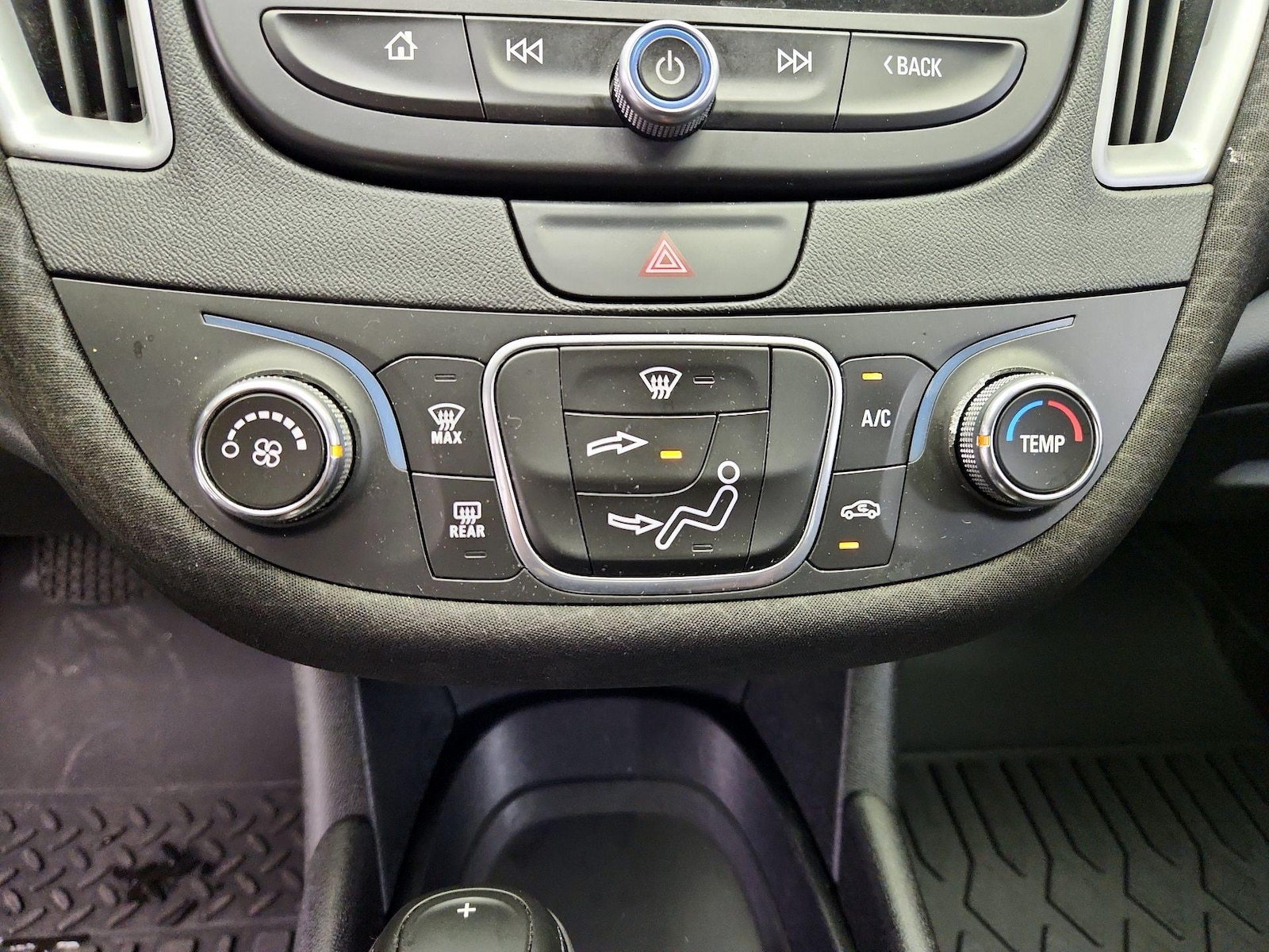 2019 Chevrolet Malibu 1LS - Photo 17