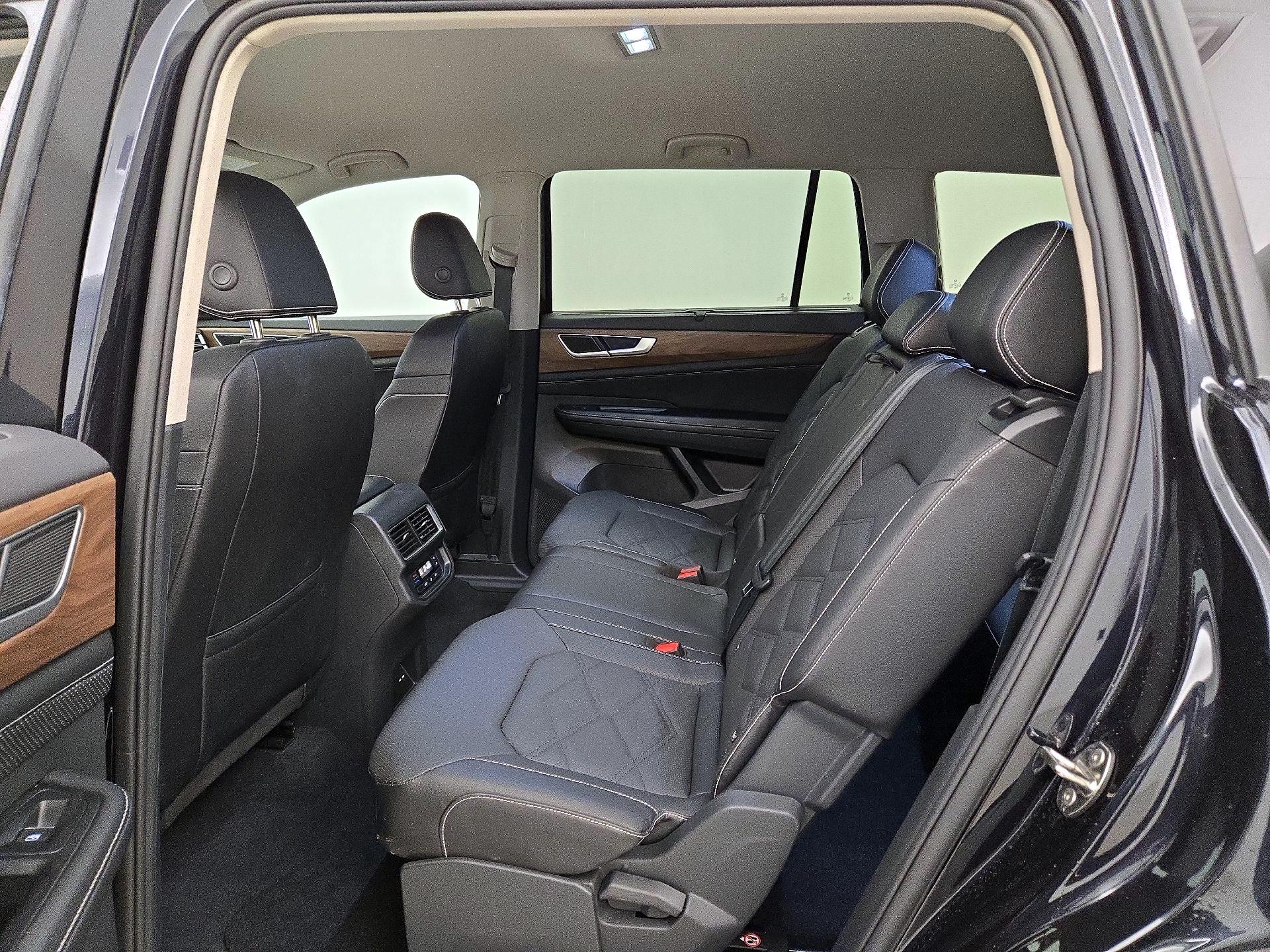 Thumbnail: 2025 Volkswagen Atlas - 19