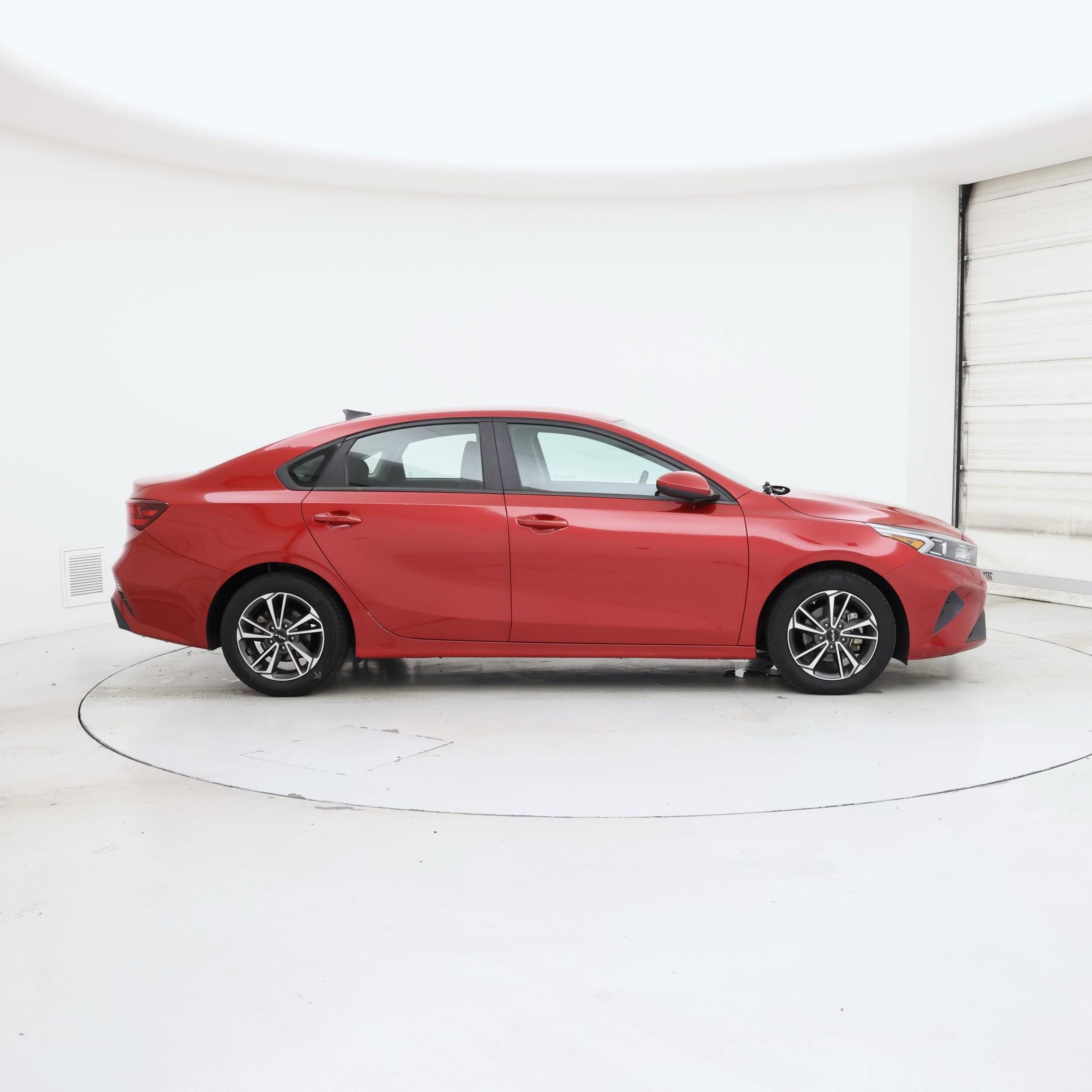 Thumbnail: 2022 Kia Forte - 7