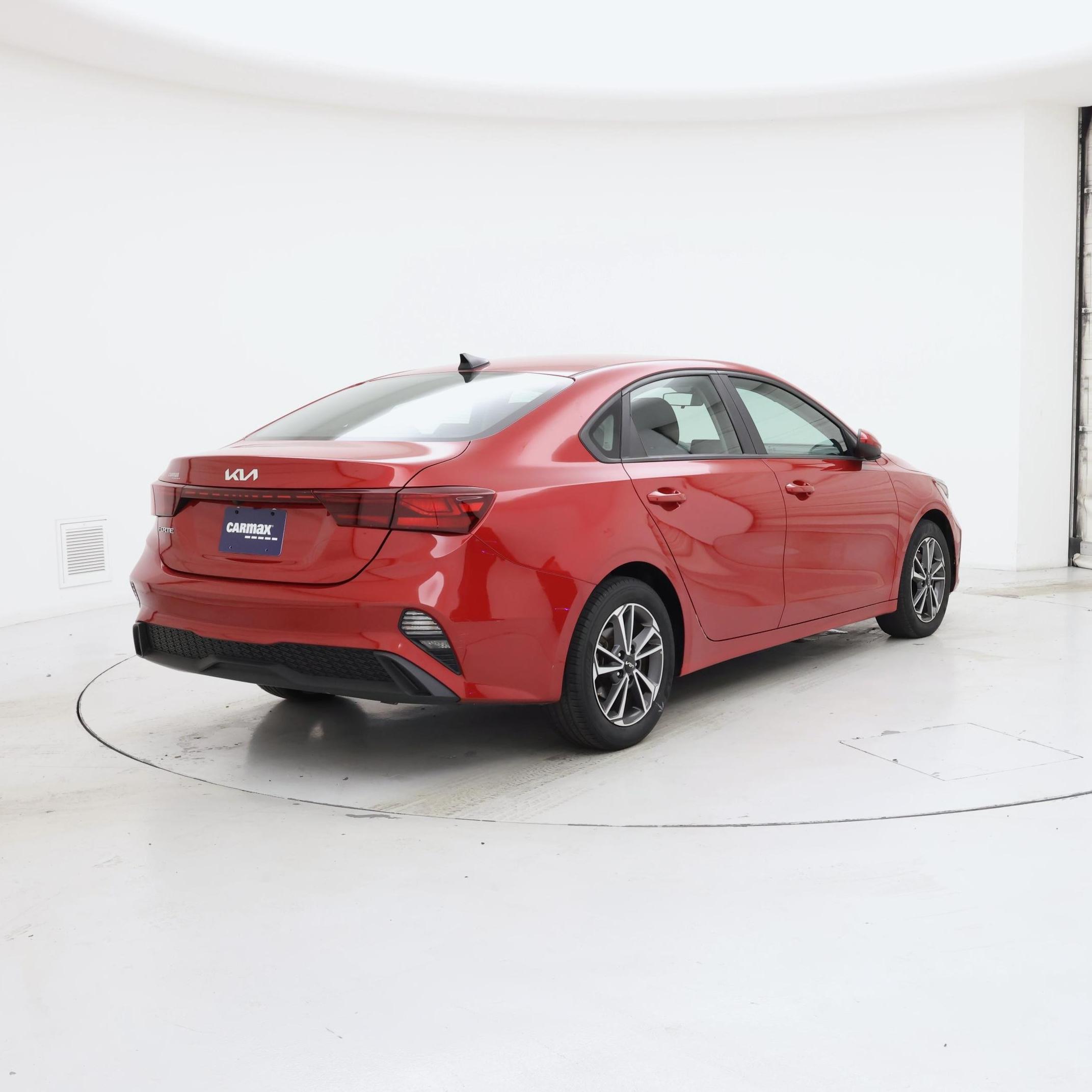 Thumbnail: 2022 Kia Forte - 8