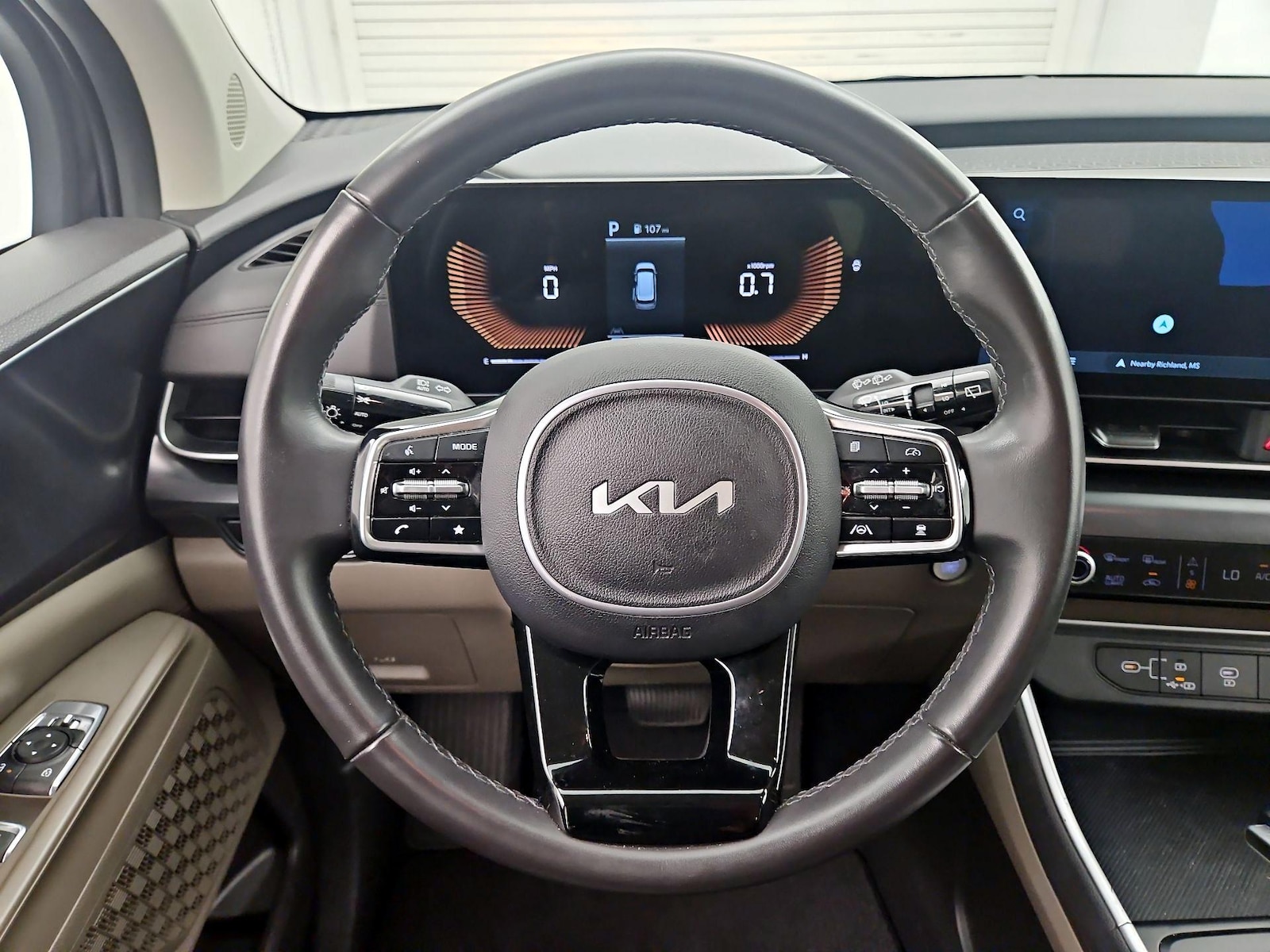 2025 Kia Carnival LXS - Photo 11