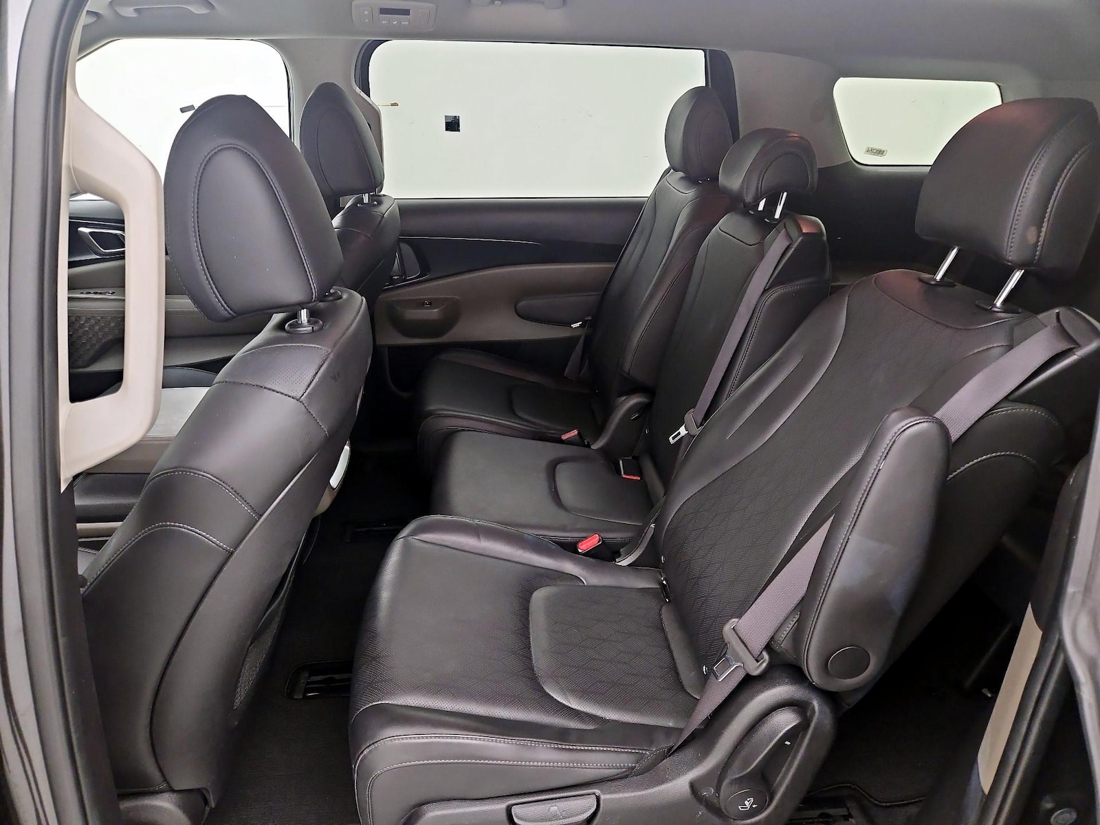 2025 Kia Carnival LXS - Photo 21