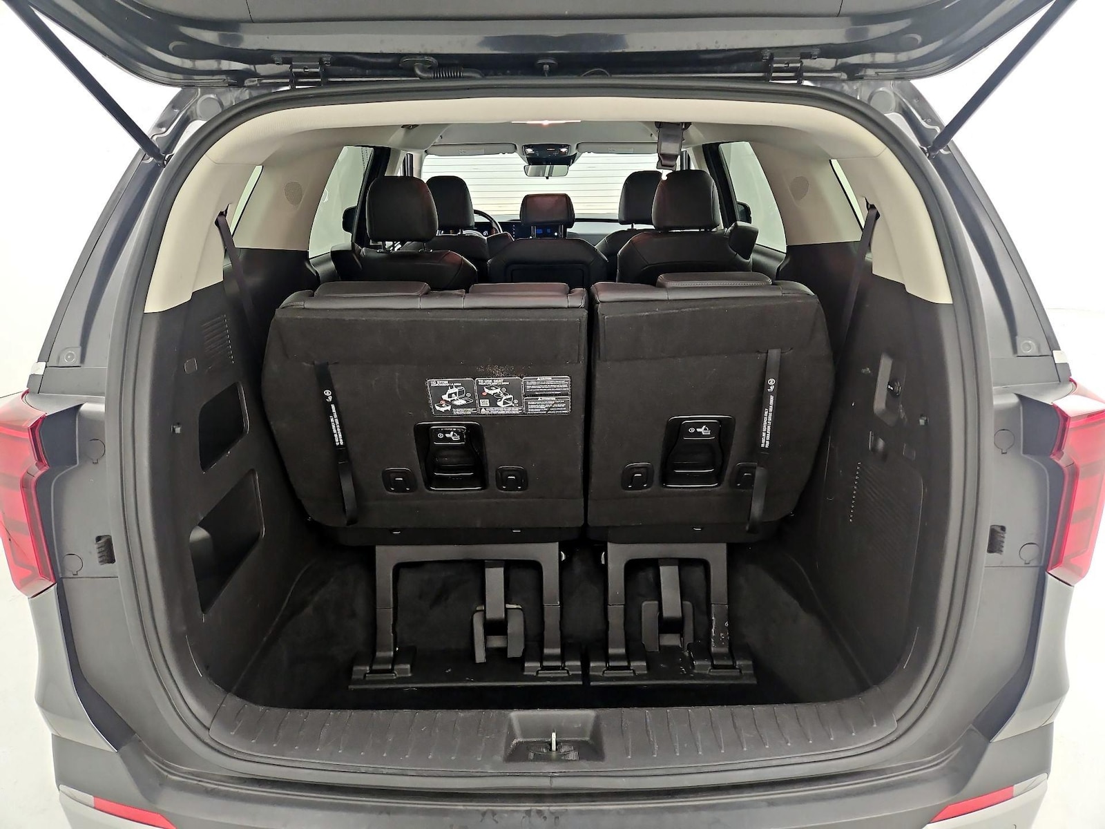 2025 Kia Carnival LXS - Photo 23