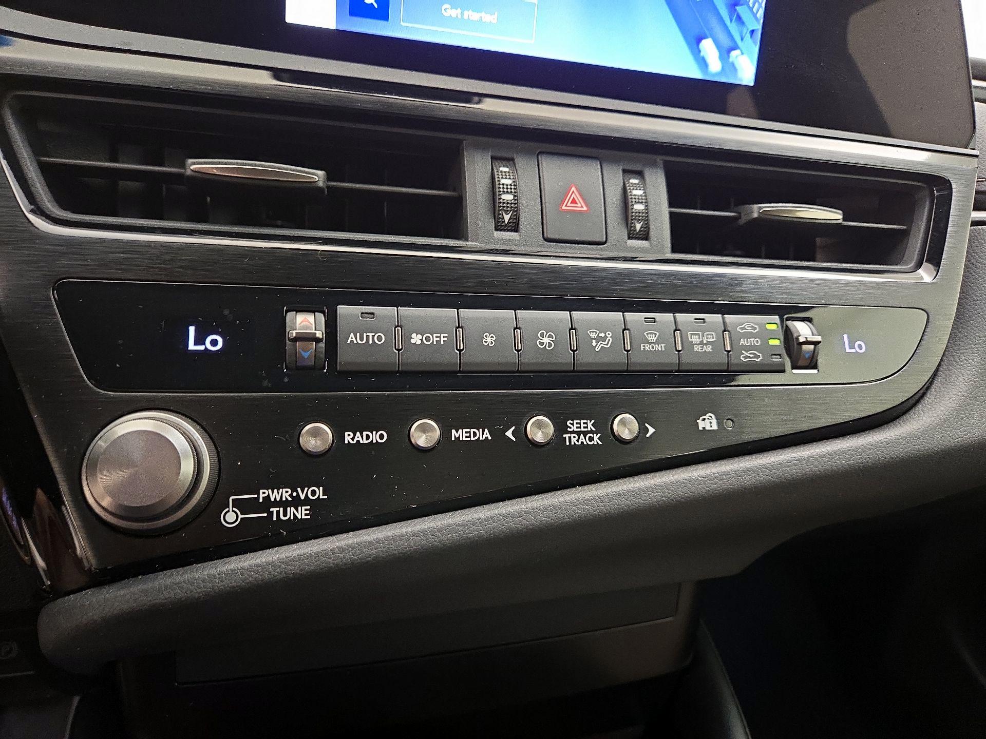Thumbnail: 2023 Lexus ES - 16