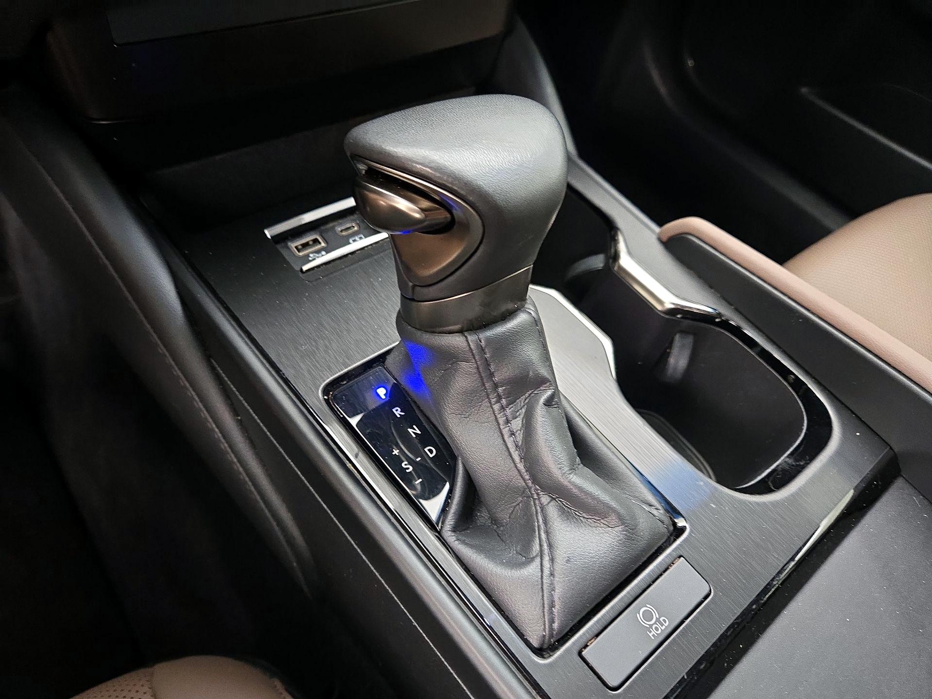 Thumbnail: 2023 Lexus ES - 17