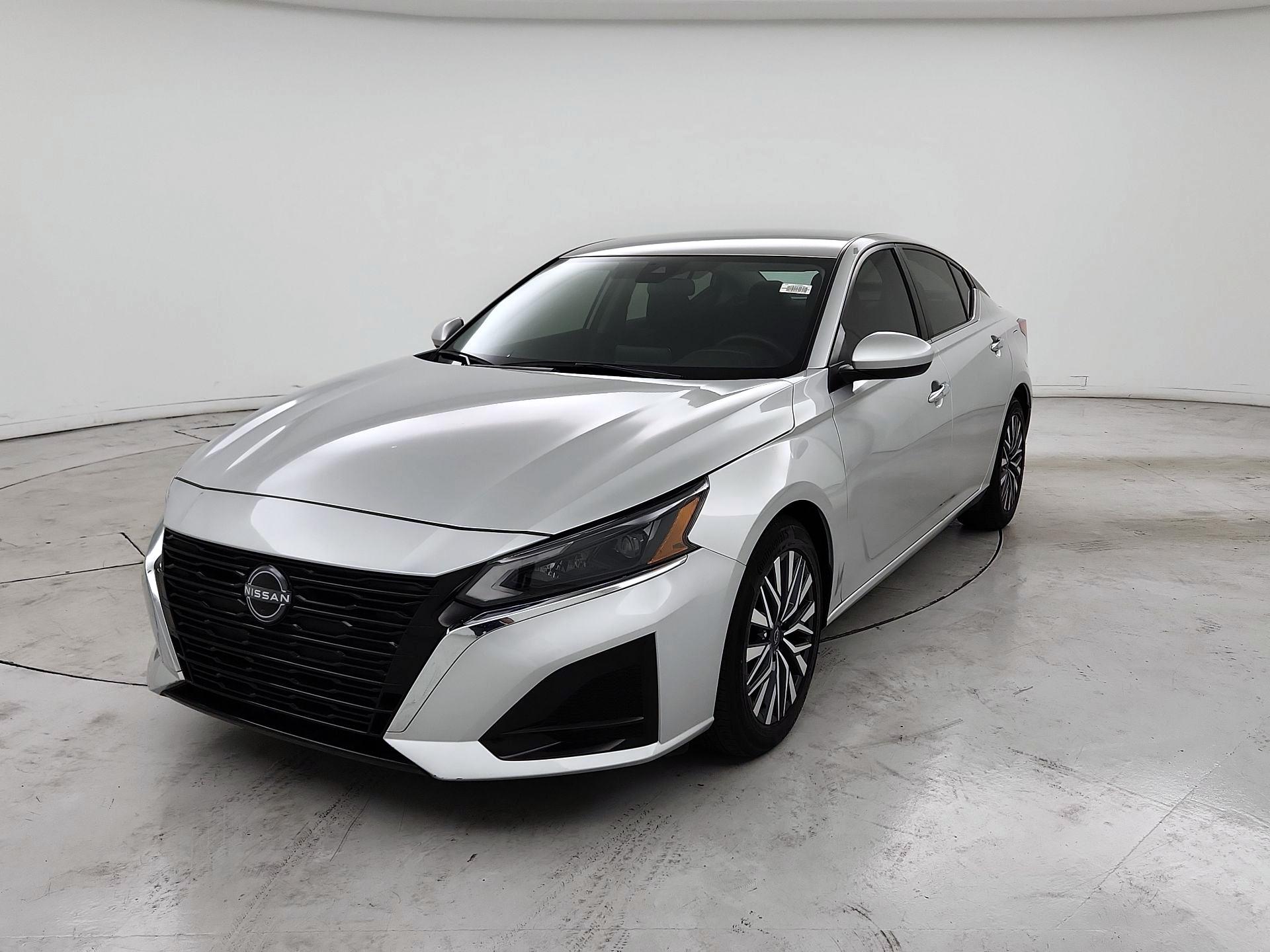 Thumbnail: 2023 Nissan Altima - 3