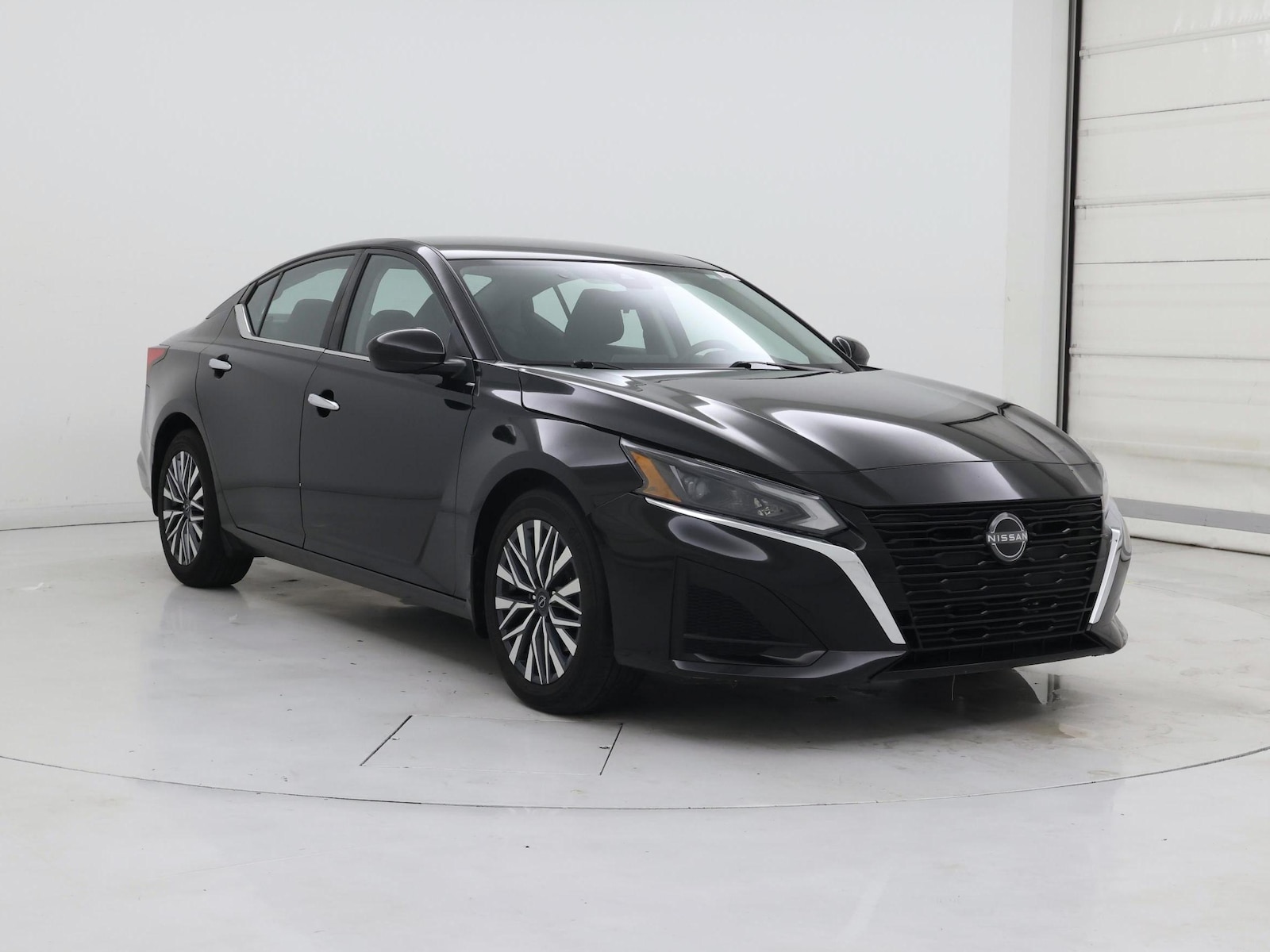 2023 Nissan Altima SV - Photo 2