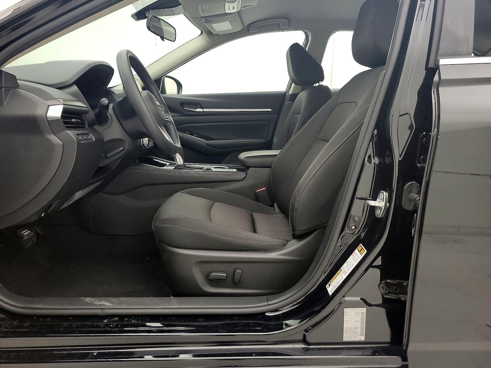 2023 Nissan Altima SV - Photo 12