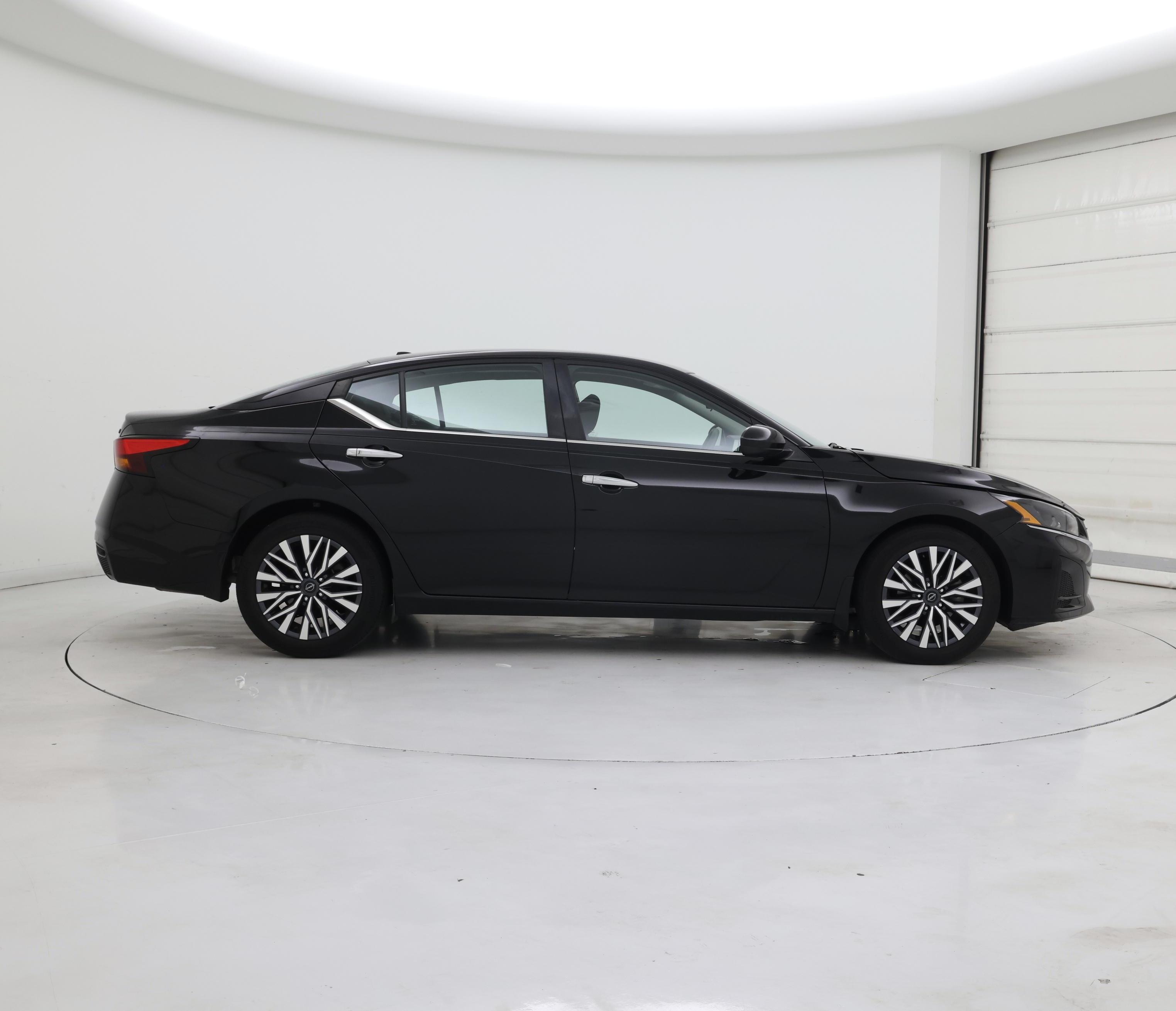 Thumbnail: 2023 Nissan Altima - 7