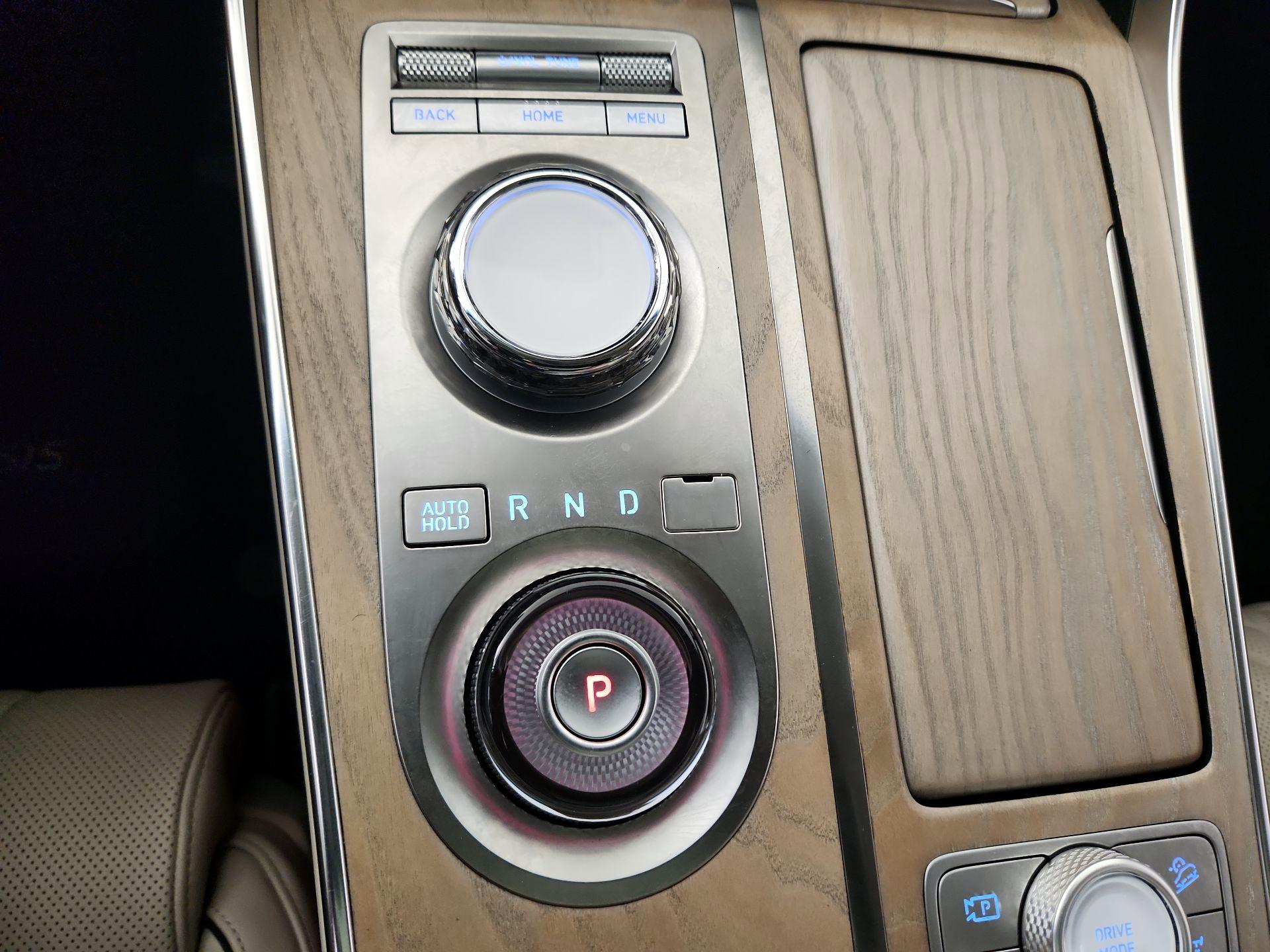 Thumbnail: 2023 Genesis GV80 - 16