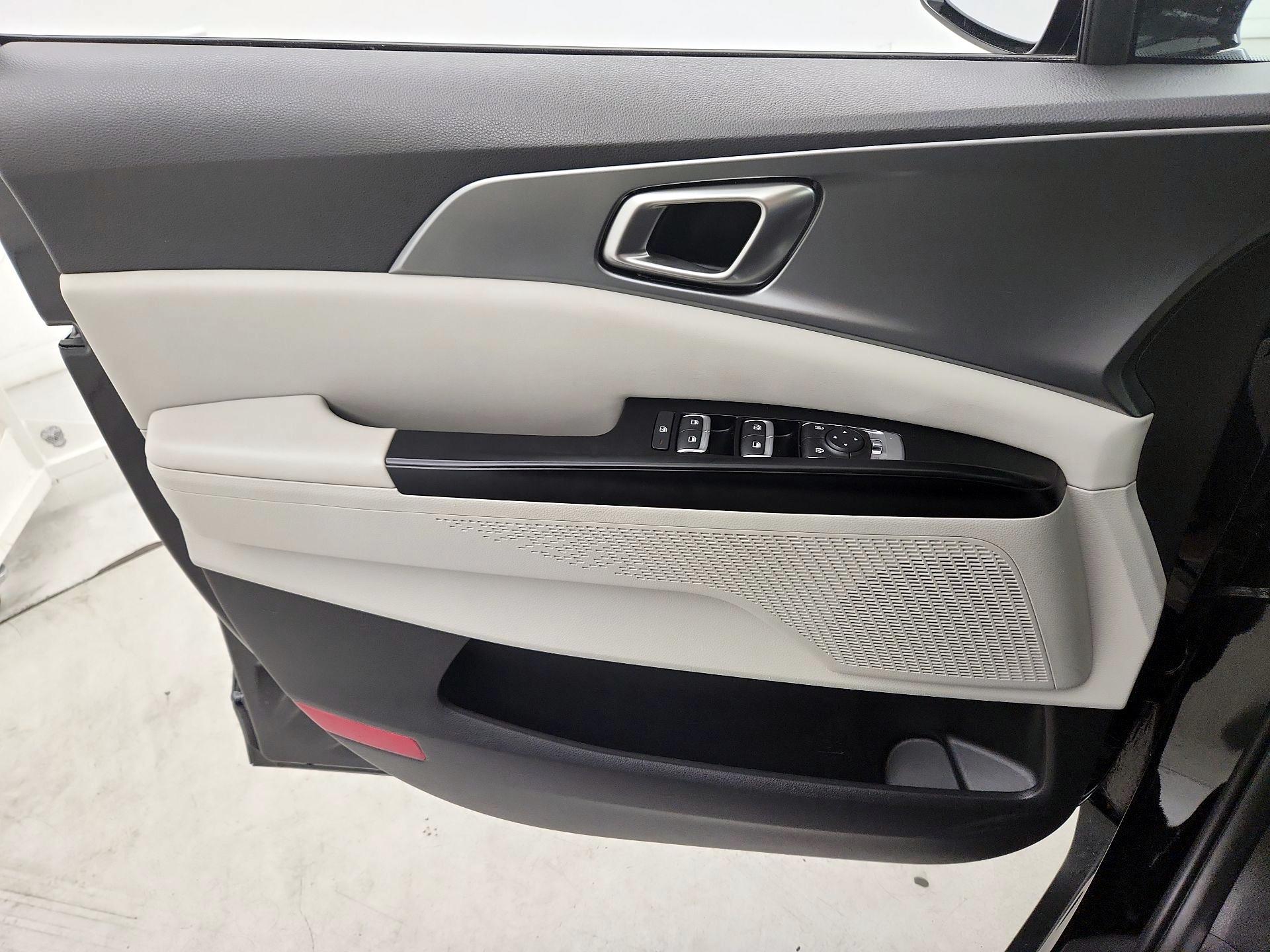 Thumbnail: 2024 Kia Carnival - 10