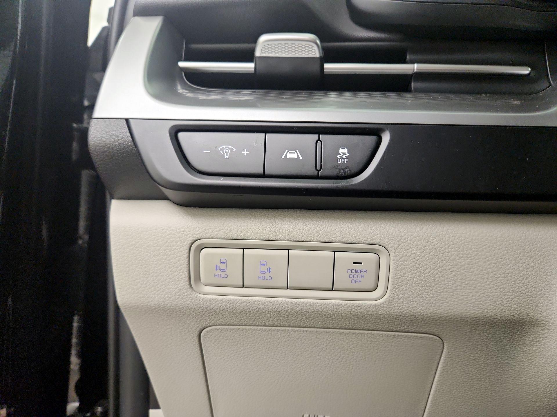Thumbnail: 2024 Kia Carnival - 11